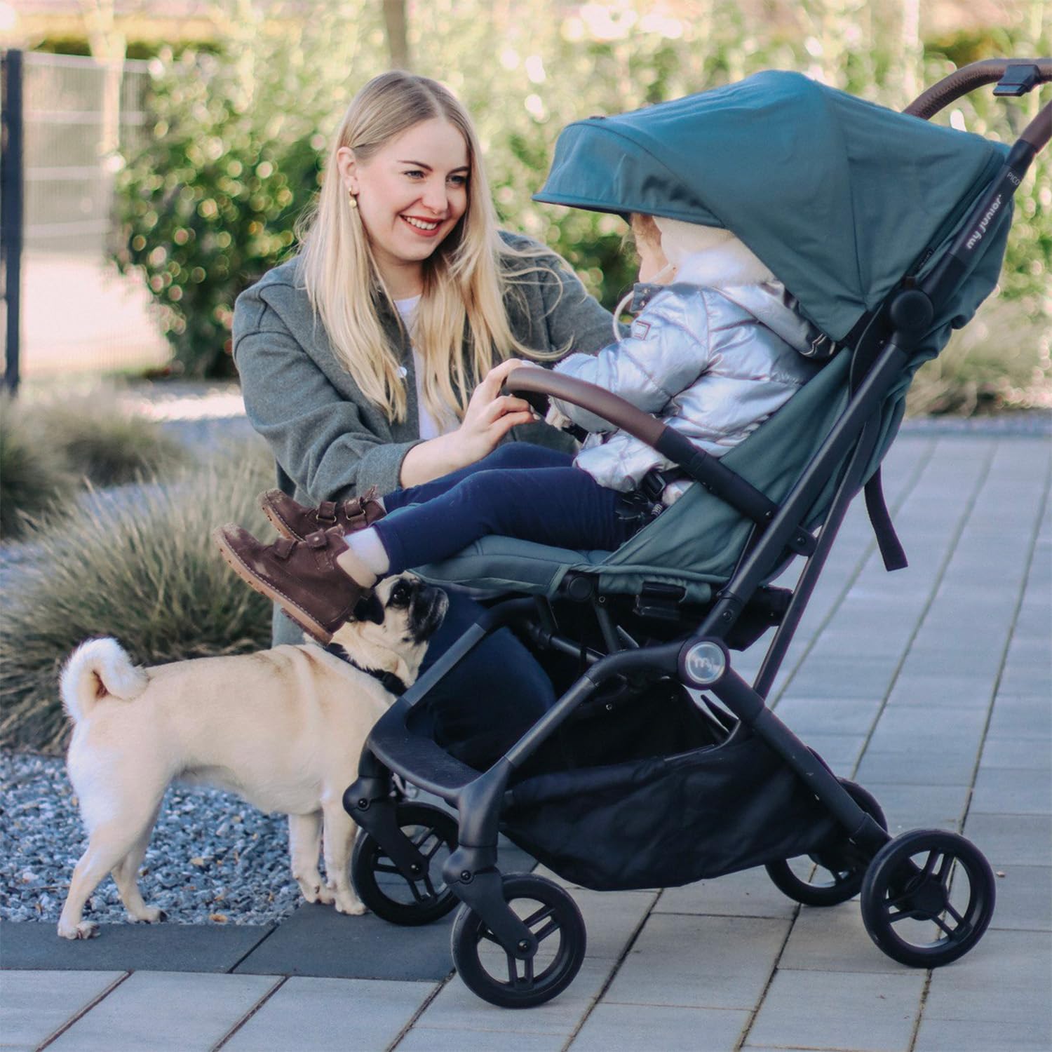 my junior Buggy PICO³ | bis 22kg | Einhand AutoFold-Klappmechanismus | Ergonomische Liegeposition nach IGR e.V. | großes Sonnenverdeck UV50+ | Handgepäckmaß | 2 Belüftungsfenster Hazel - Black