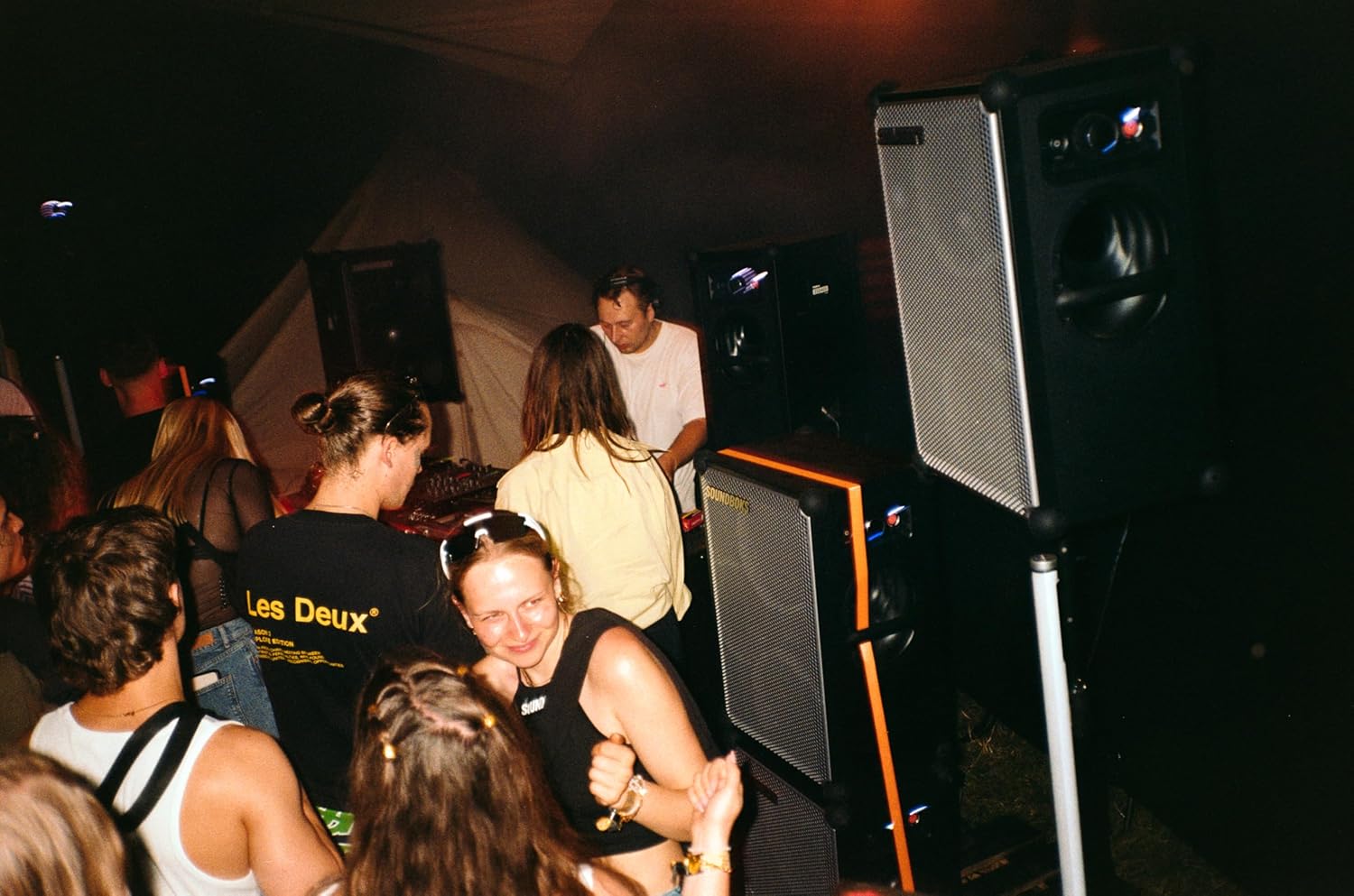 SOUNDBOKS 4 - Bluetooth Performance Speaker - USB-C-Aufladung Akku - Lautester Party Lautsprecher mit 40 Stunden Akku - Kabelloser und tragbarer Lautsprecher - Designed in Dänemark - 126dB (Schwarz)