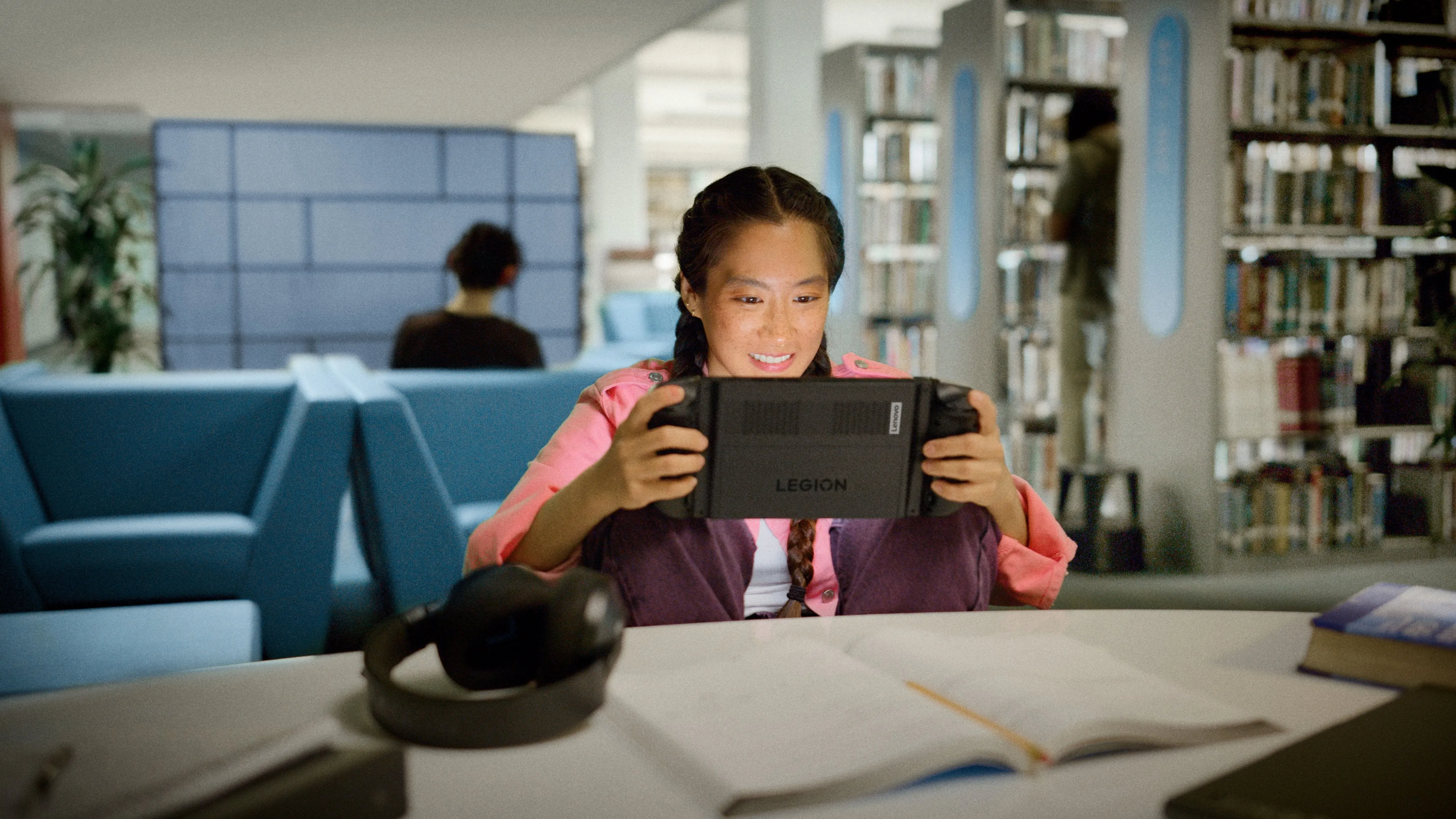 Lenovo – Legion Go 8.8′′ 144Hz WQXGA Gaming Handheld – AMD Ryzen Z1 Extreme – 16GB with 512 GB SSD – Shadow Black