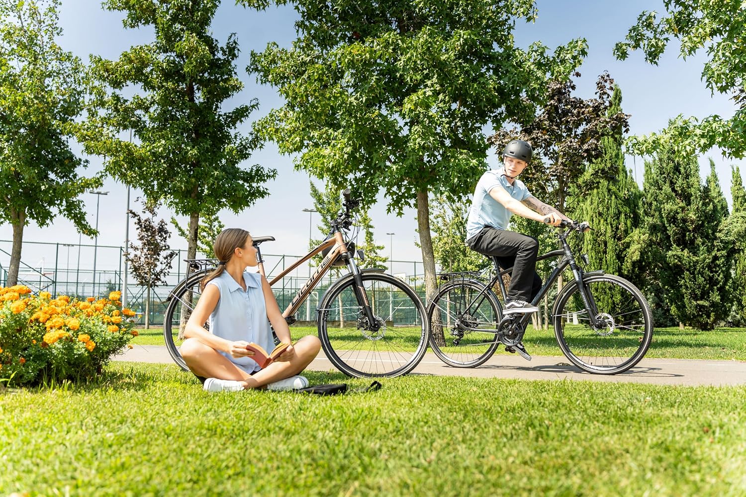 Licorne Bike Premium Touring Trekking Bike in 28 Zoll Aluminium Scheibenbremse Fahrrad für Jungen, Mädchen, Damen und Herren - 21 Gang-Schaltung - Mountainbike - Crossbike