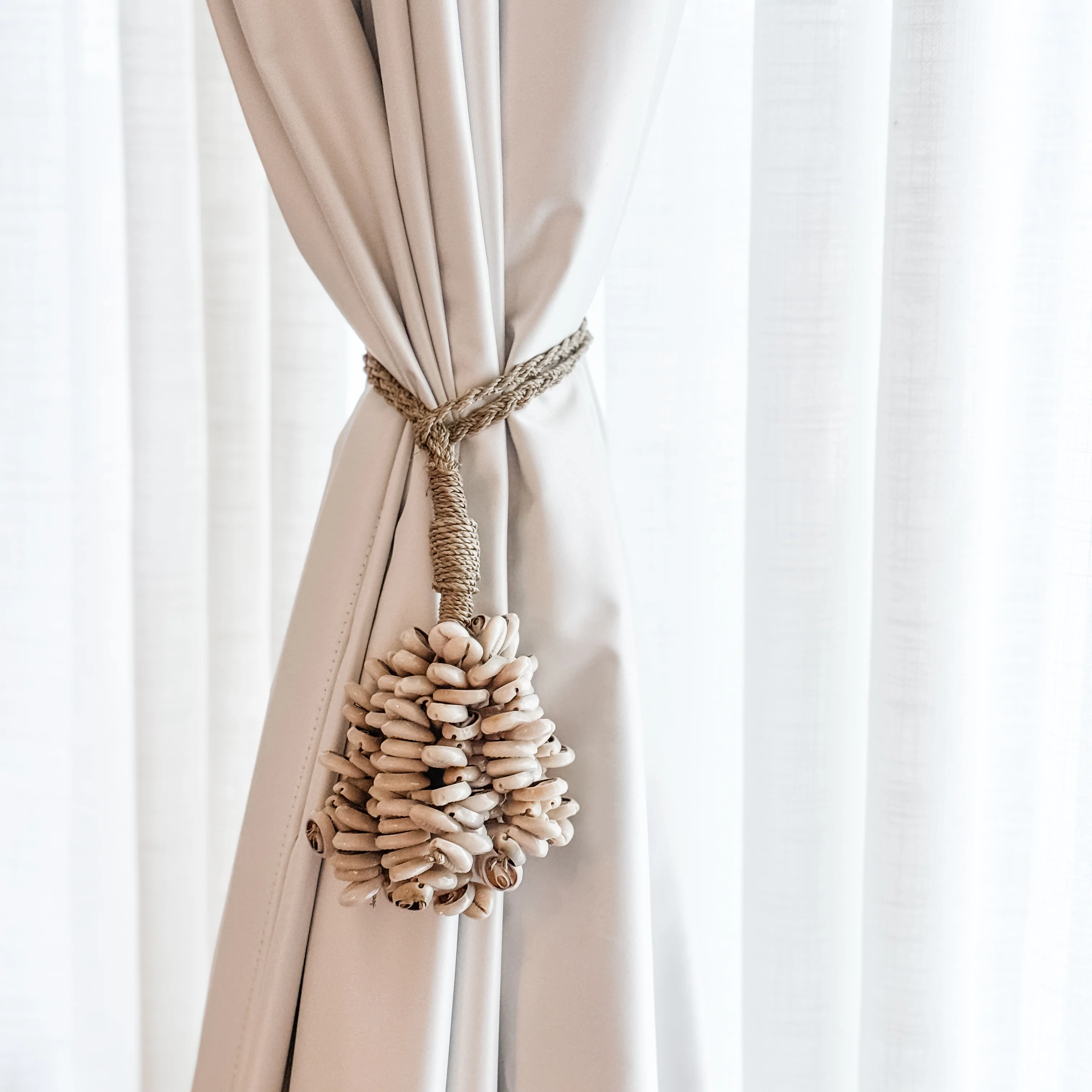 Isle Shell Tassel | Cowrie