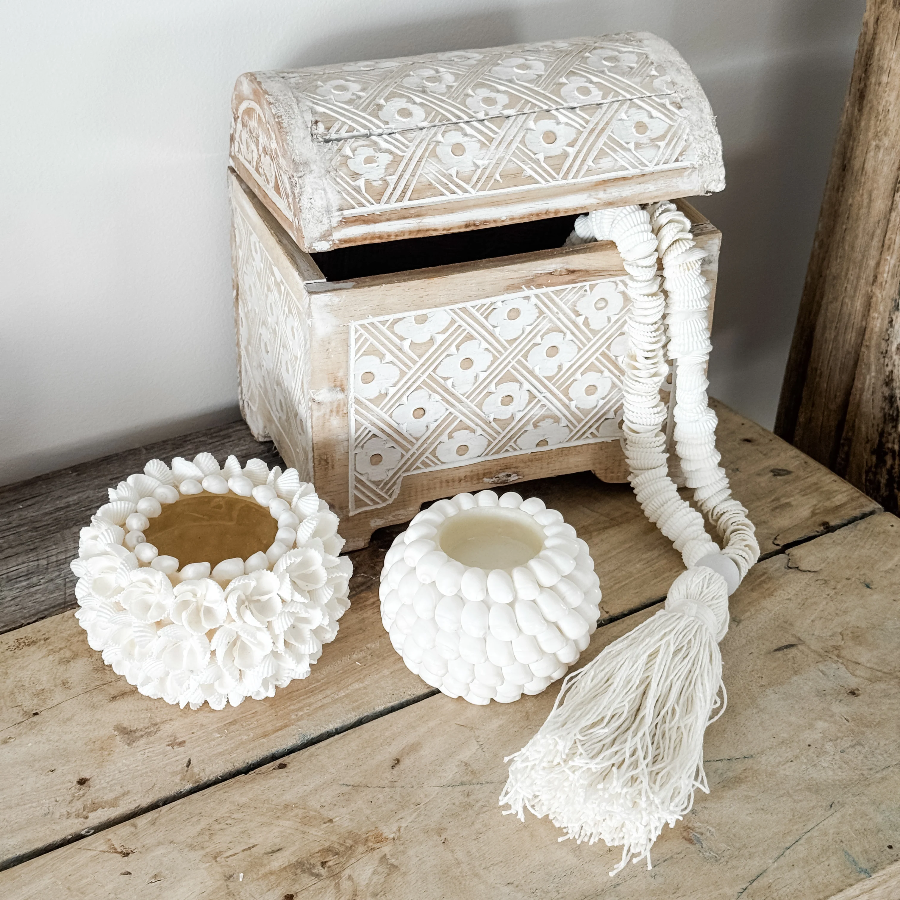 Tide Pearl Shell Tealight Holder