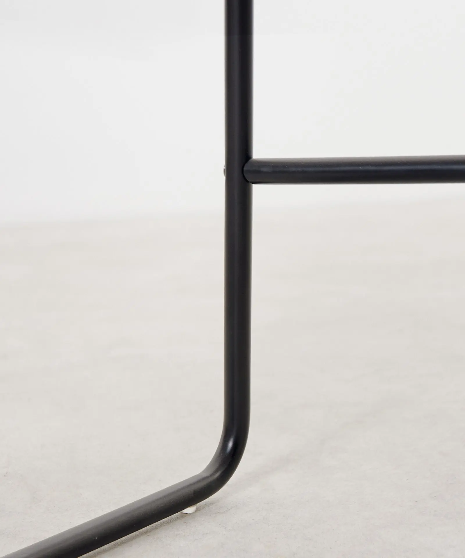 Taburete en Polipropileno y Metal Veko