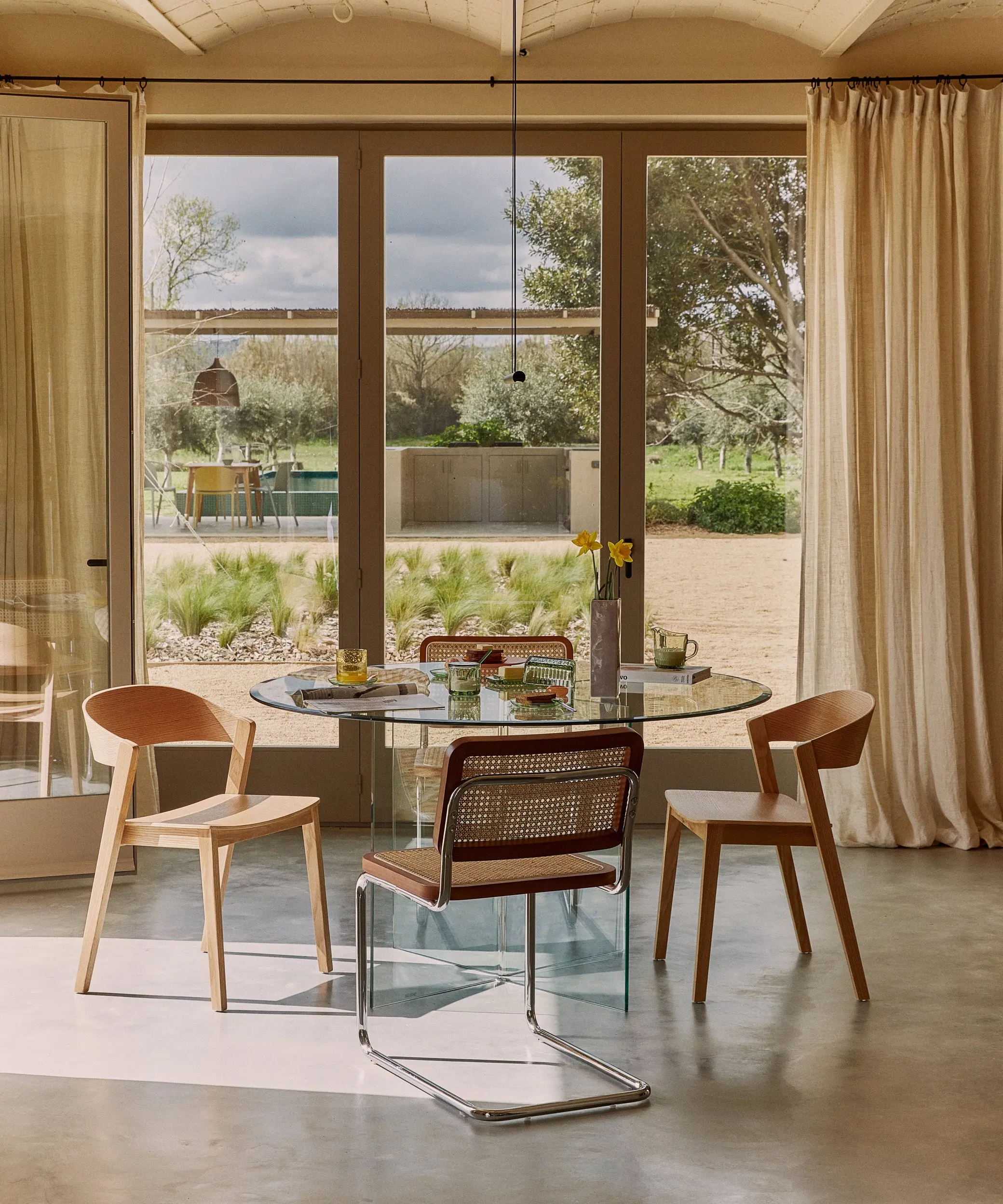 Mesa de Comedor Redonda de Cristal Templado Ona 137 cm