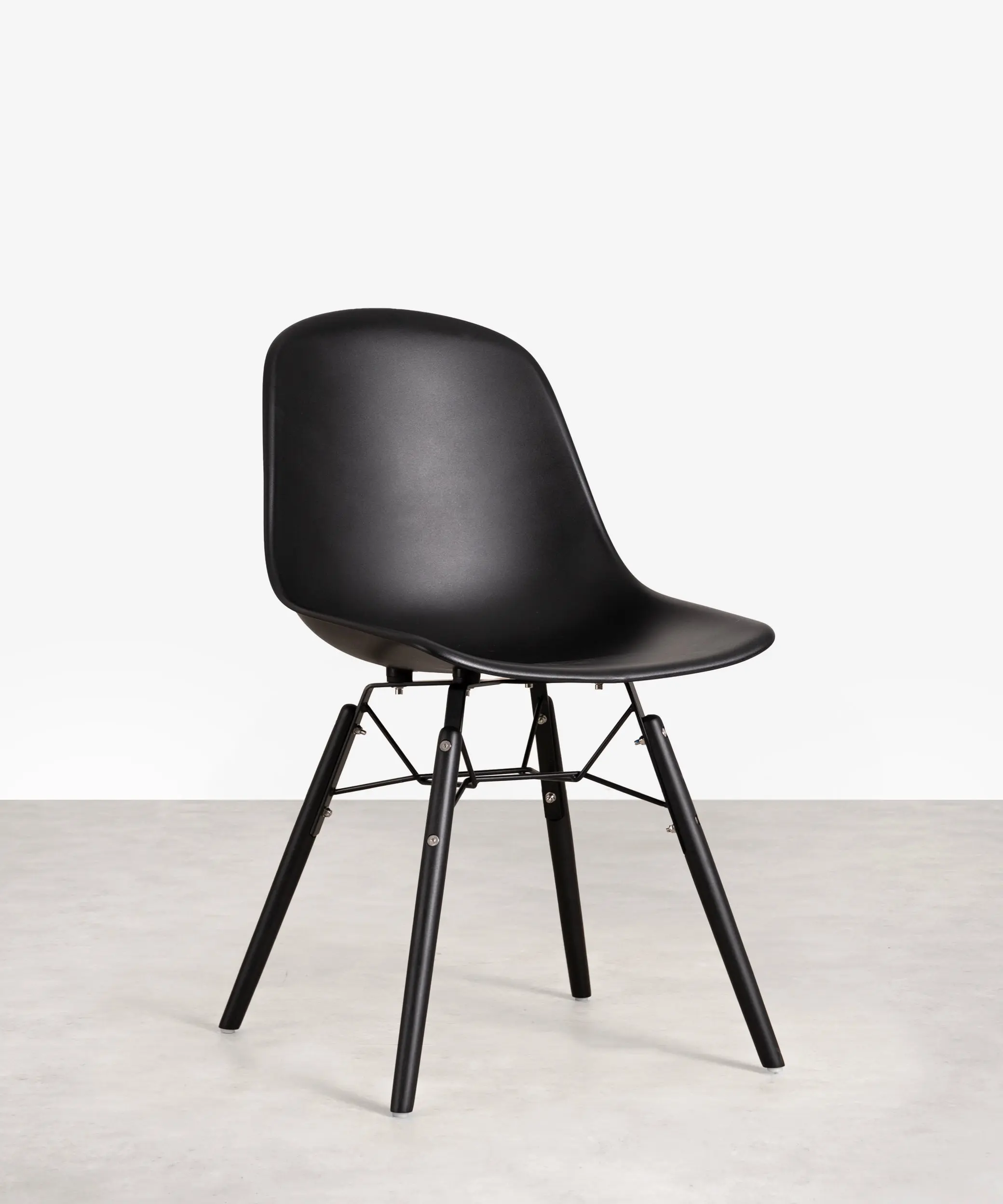 Silla de Polipropileno y Madera Elon