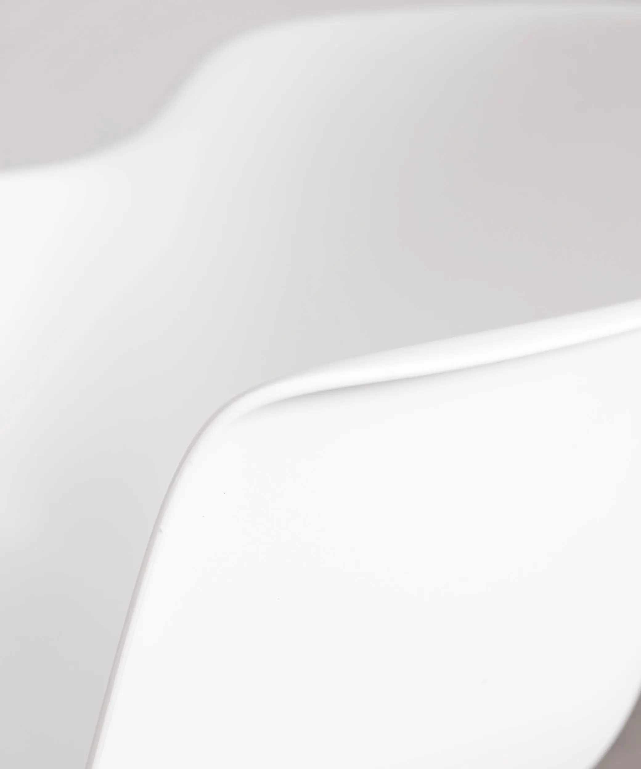 Silla de Polipropileno y Madera Elon Arms