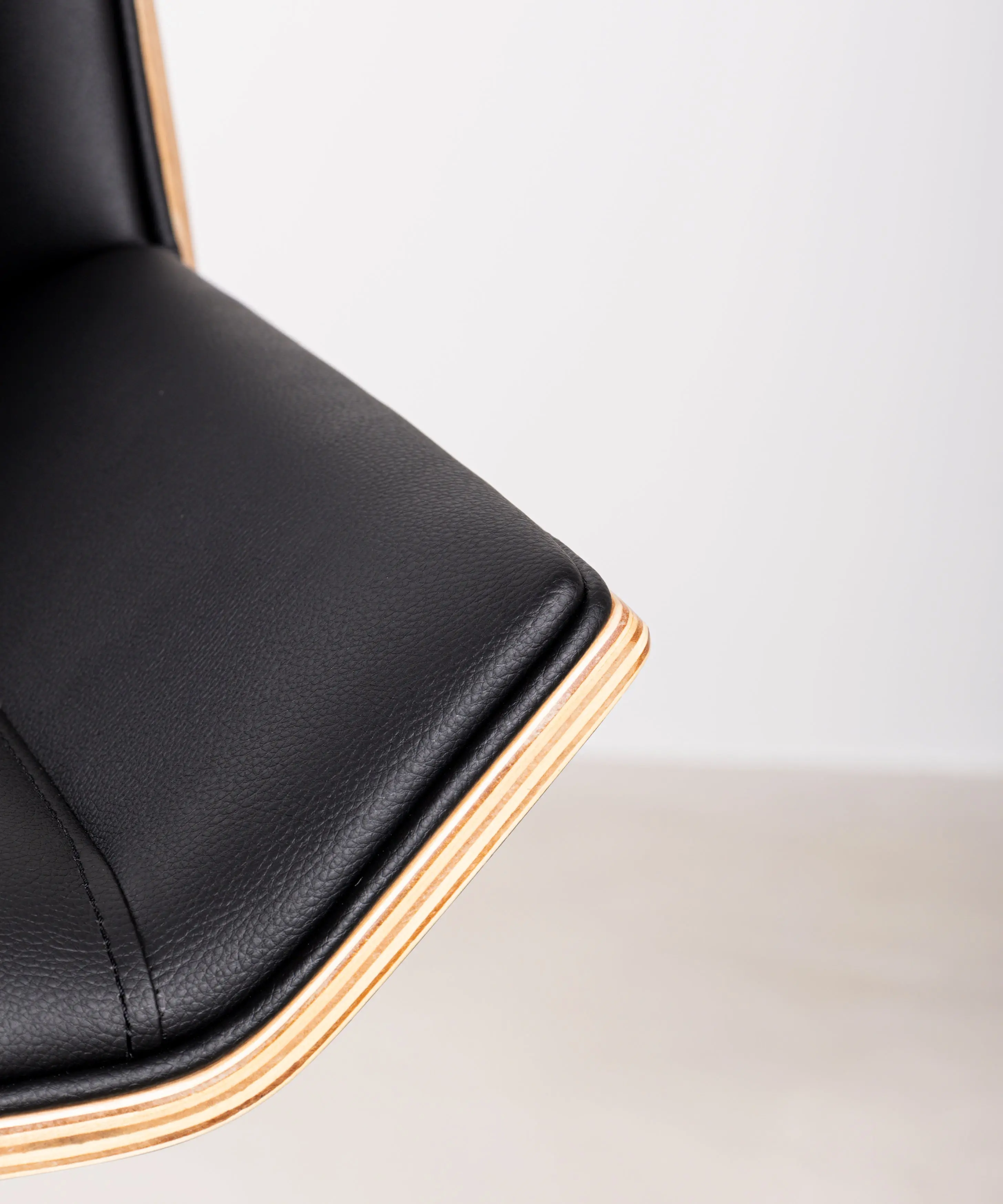 Taburete de Madera y Polipiel Regulable Lyssa