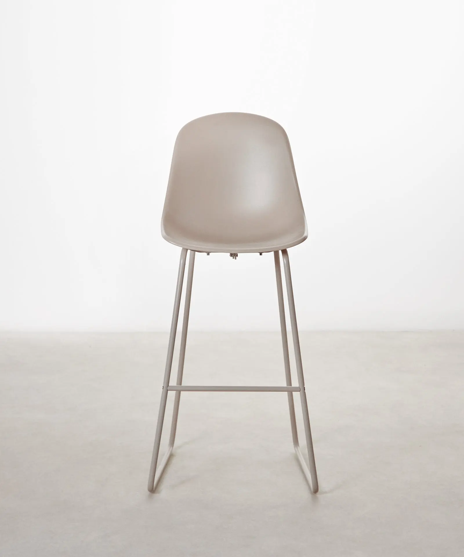 Taburete en Polipropileno y Metal Veko