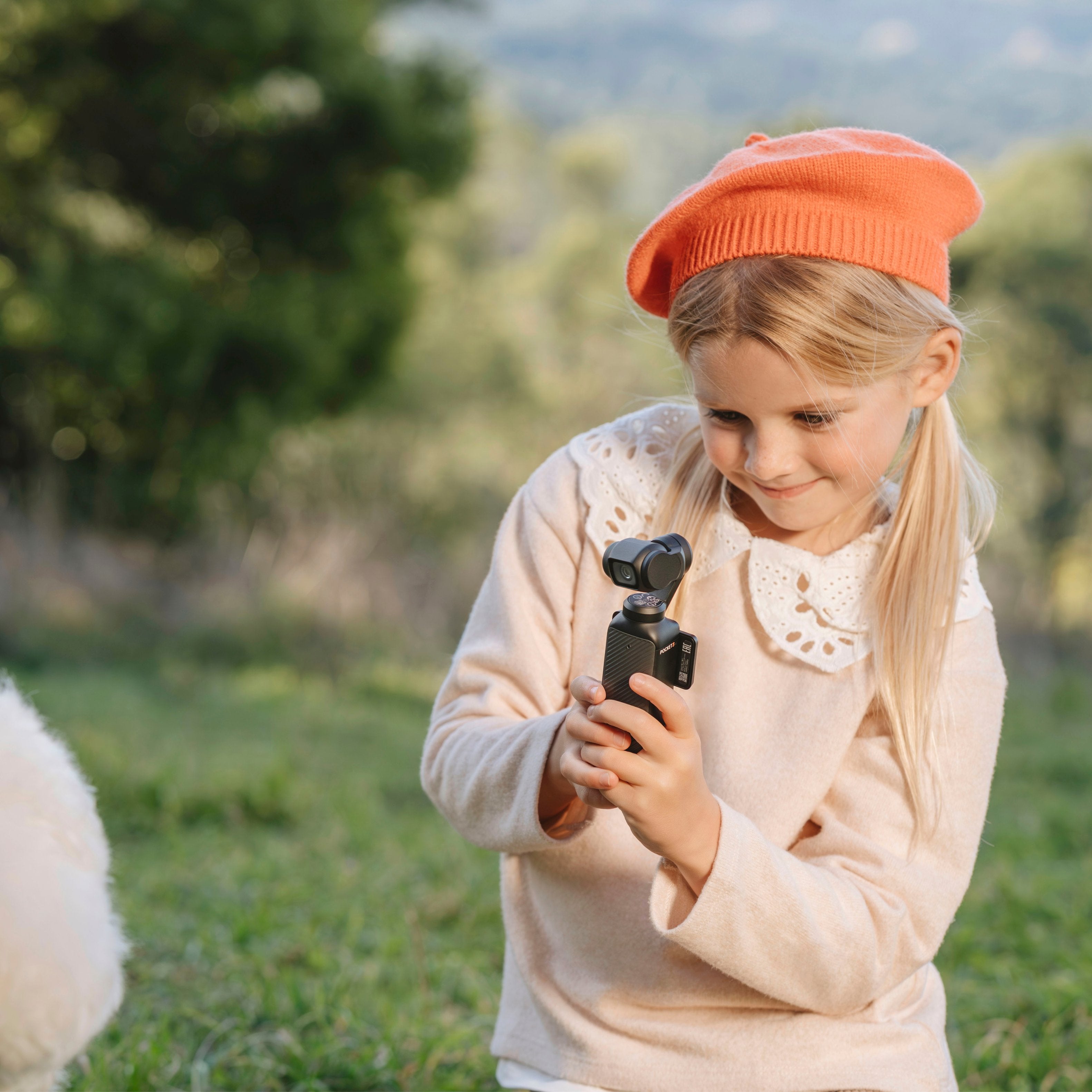 DJI – Osmo Pocket 3 Creator Combo 3-Axis Stabilized 4K Handheld Camera with Rotatable Touchscreen – Gray