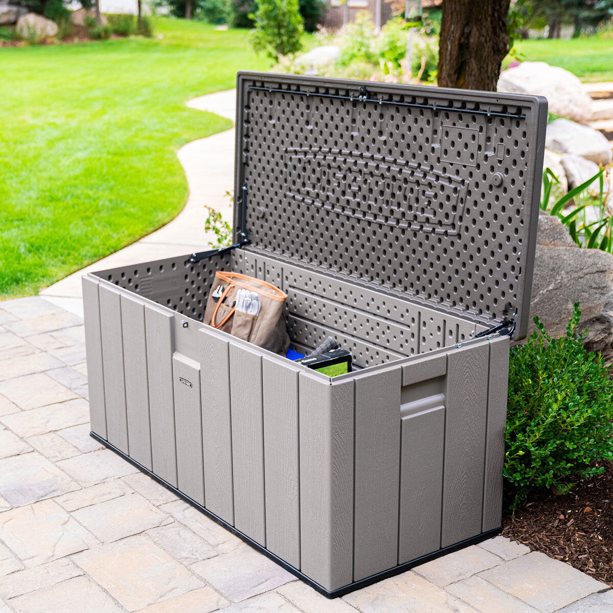 Lifetime 568 Litre Modern Outdoor Storage Deck Box – Model 60384U