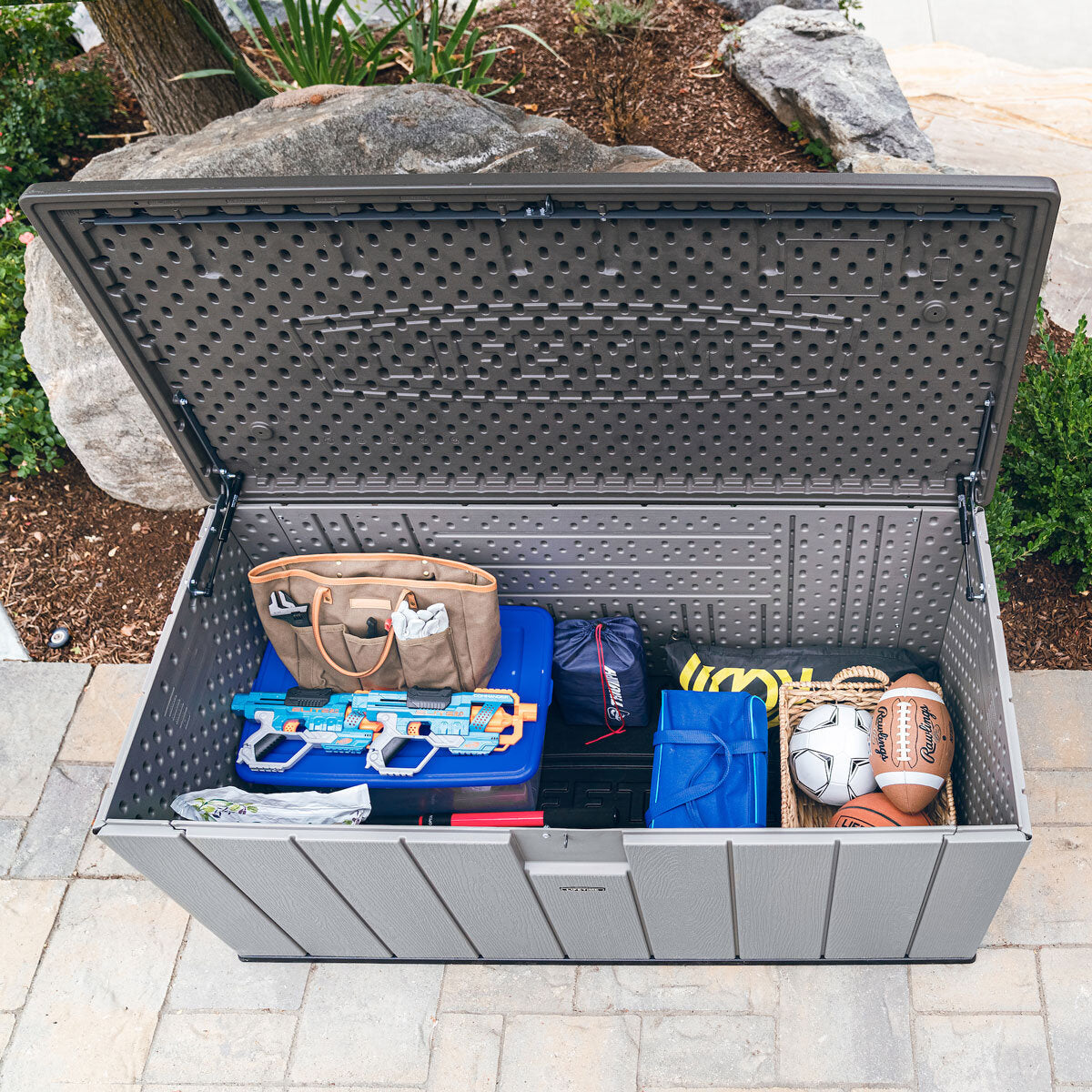 Lifetime 568 Litre Modern Outdoor Storage Deck Box – Model 60384U