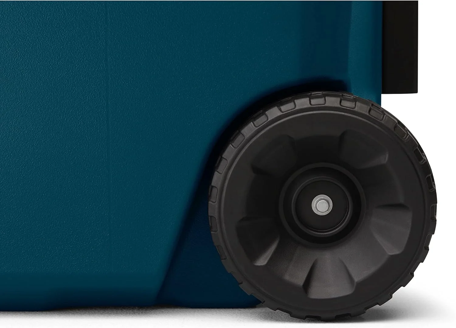 Coleman Classic Series Insulated Portable Wheeled Cooler, Leak-Resistant Outdoor Hard Cooler Keeps Ice up to 5 Days, 100-Quart