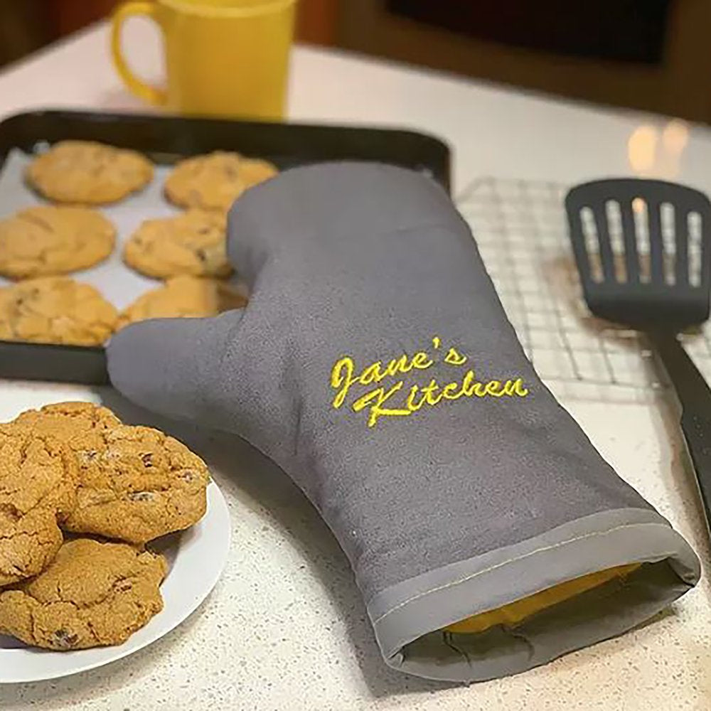 Brother PE800 Computerized Embroidery Machine, 5???x7??? Area, LCD Screen, 138 Designs, 11 Fonts, USB Port