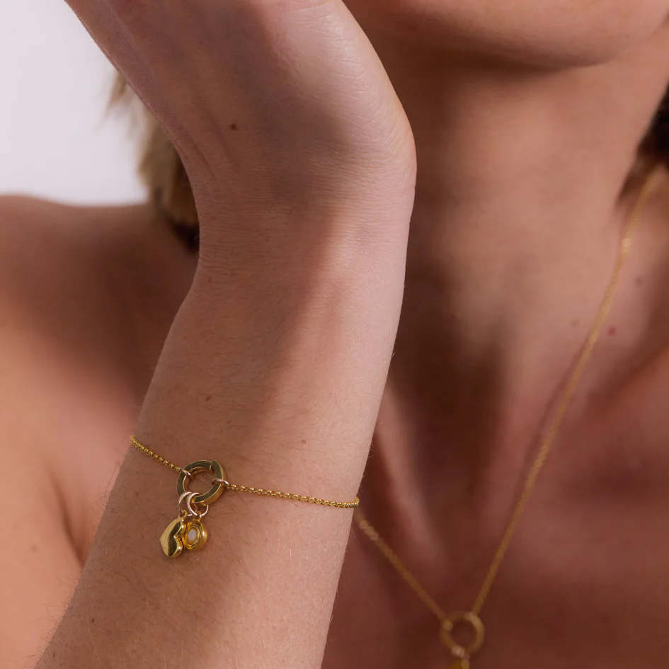 Fine Rolo Charm Bracelet with Round Push Clasp - Gold