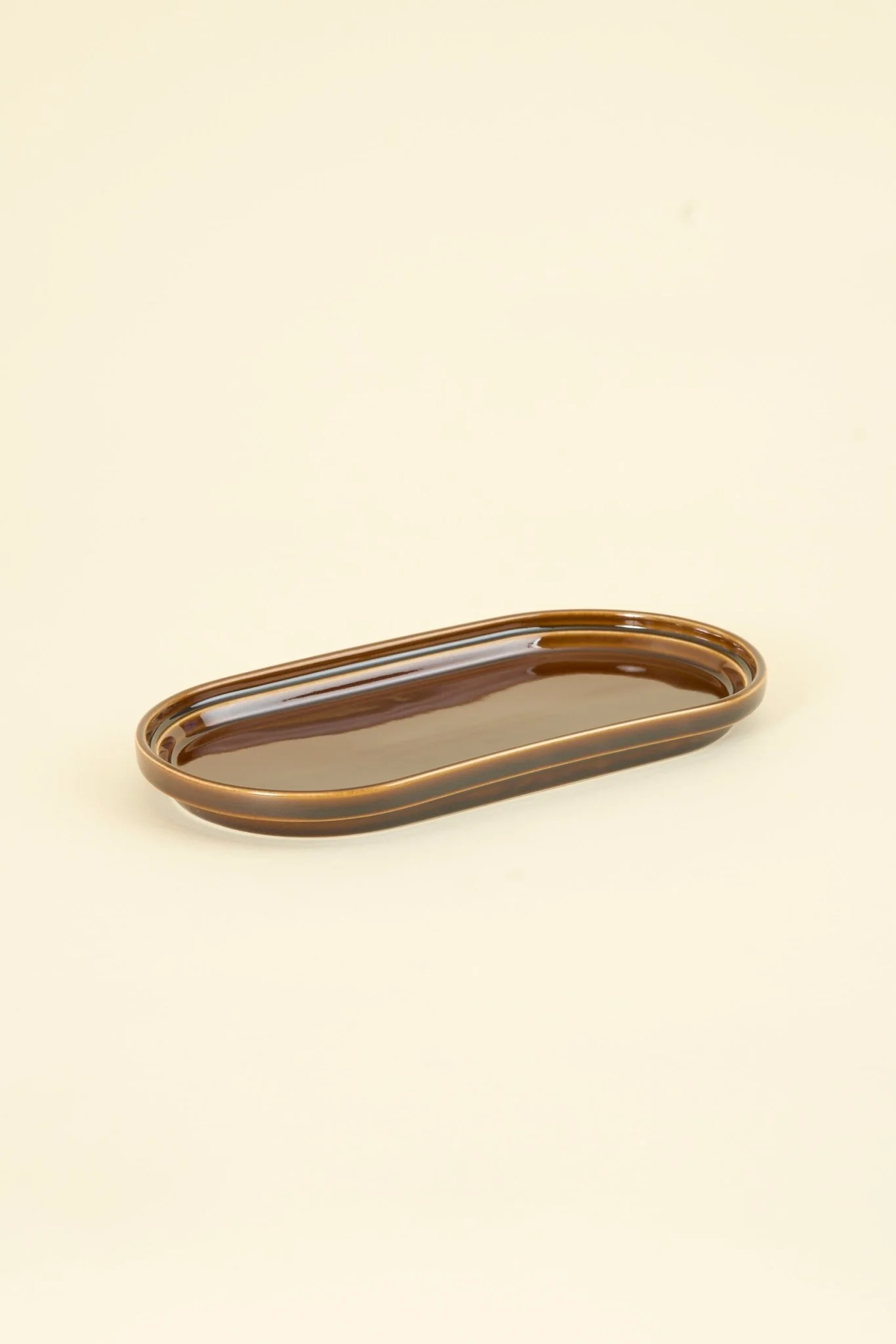 CHIPS Inc. Smith Stacking Oval Plate - Brown