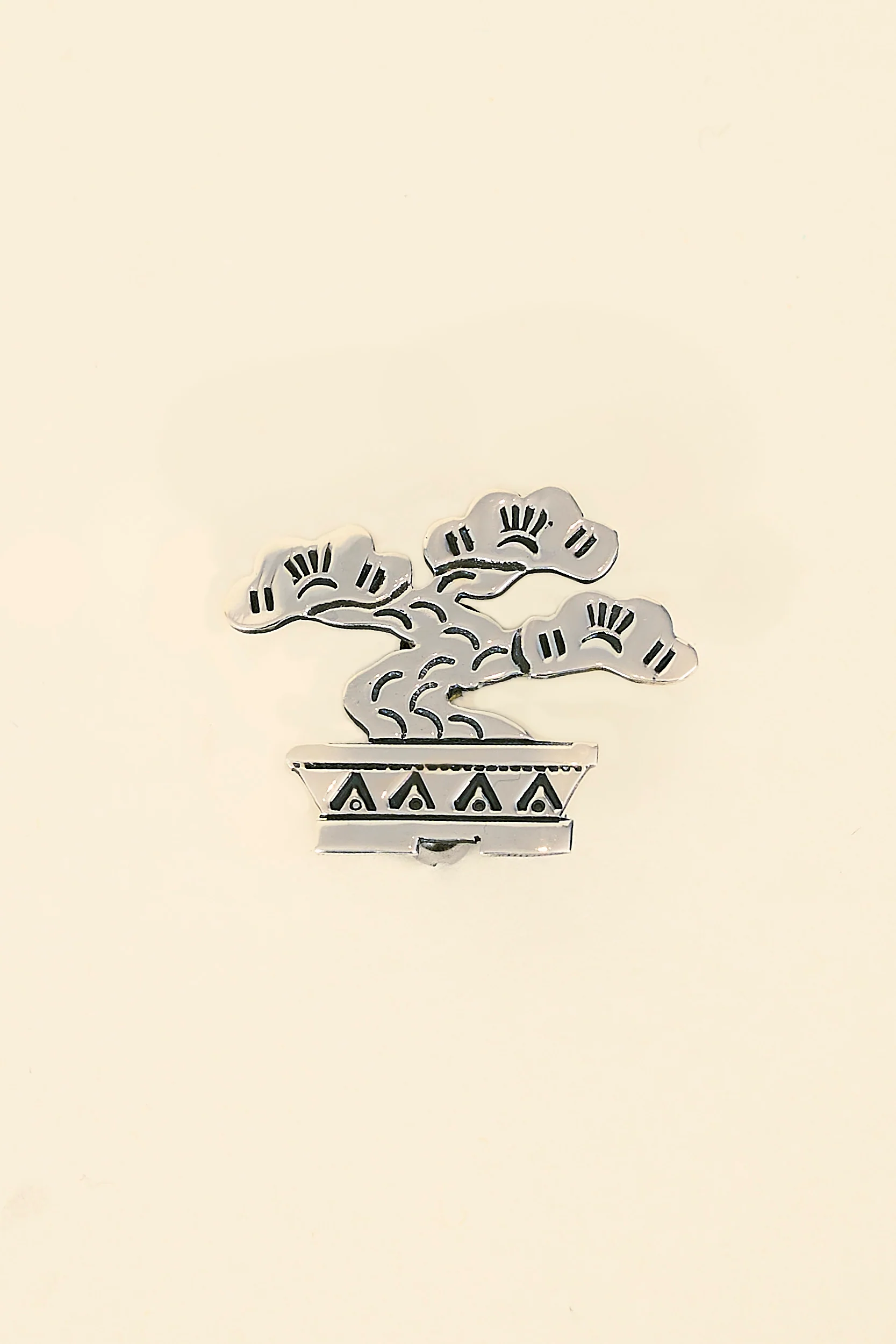 Munqa Bonsai Pin