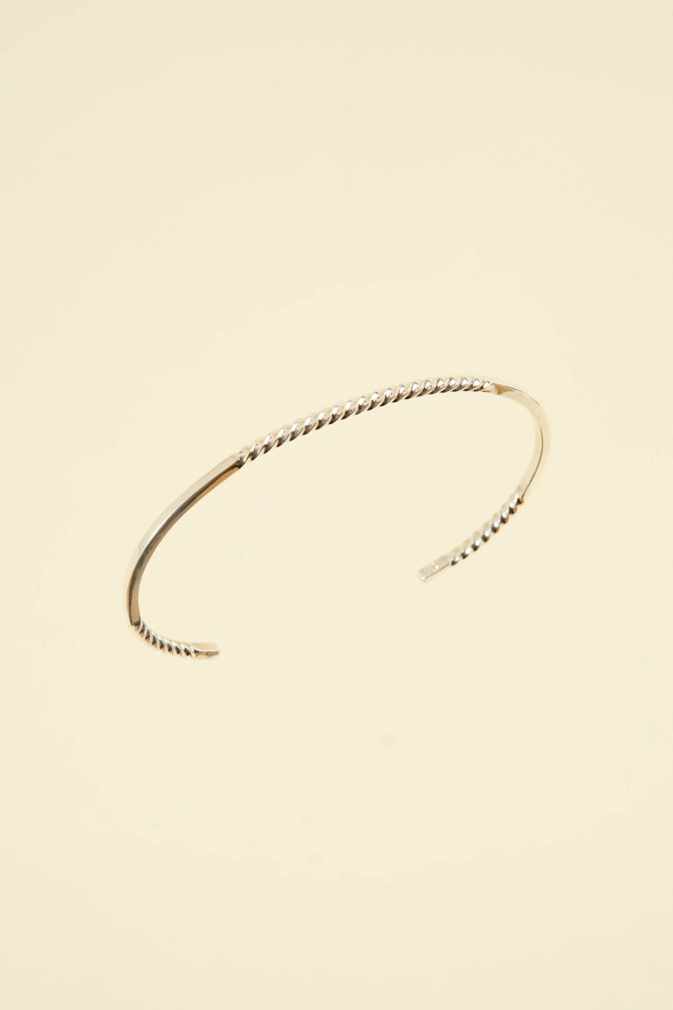 SunKu Twist Bangle - Silver