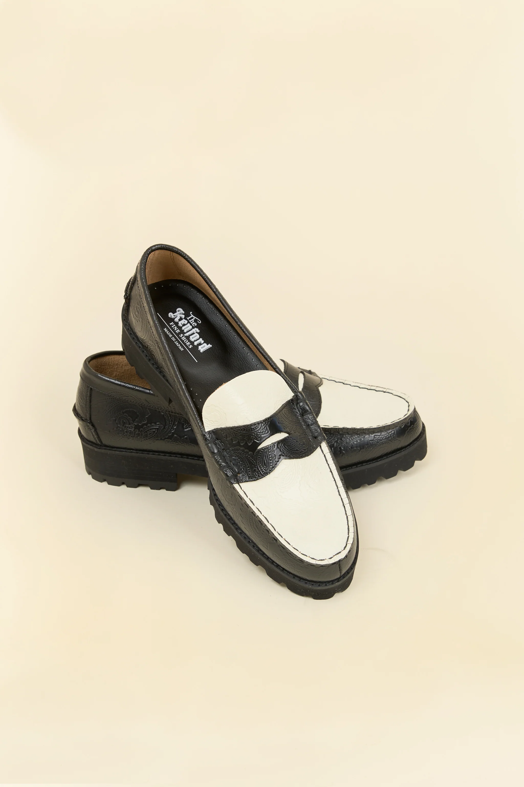 Kenford Shoes Tank Sole Loafer - Black/White Paisley