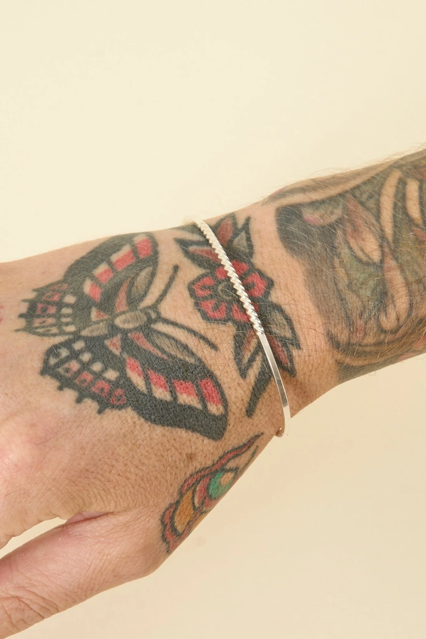 SunKu Twist Bangle - Silver