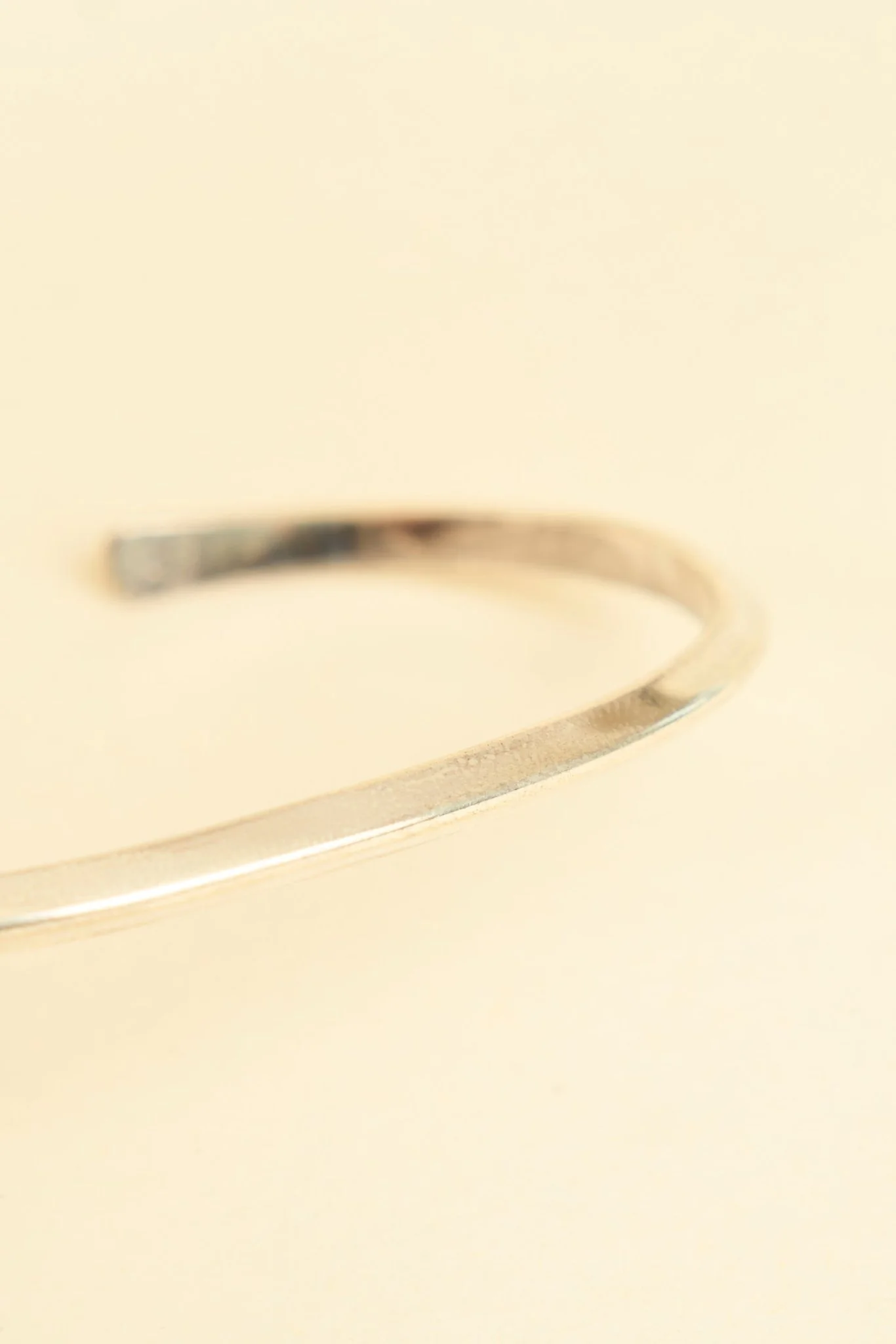 SunKu Triangle Bangle Small - Silver