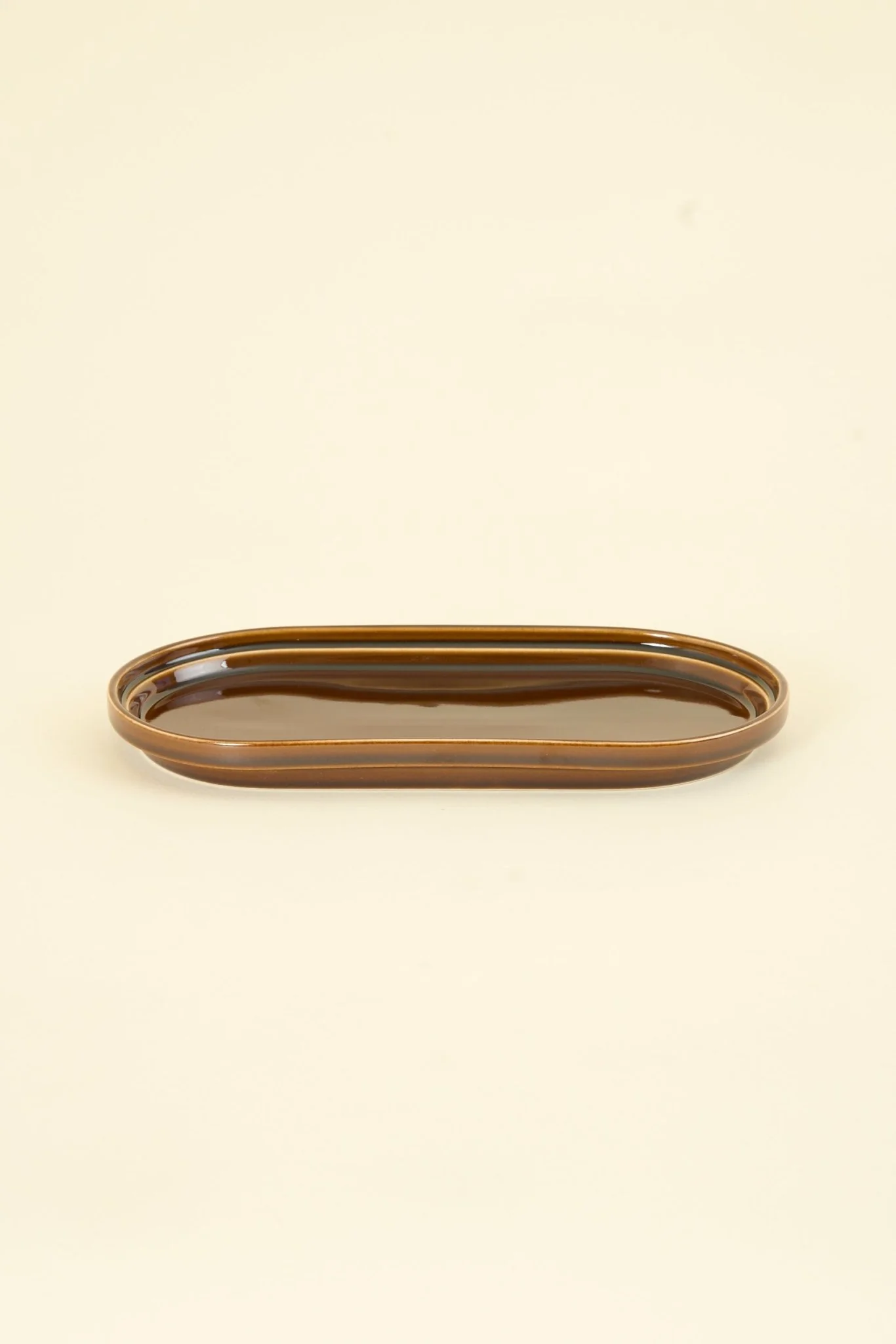 CHIPS Inc. Smith Stacking Oval Plate - Brown