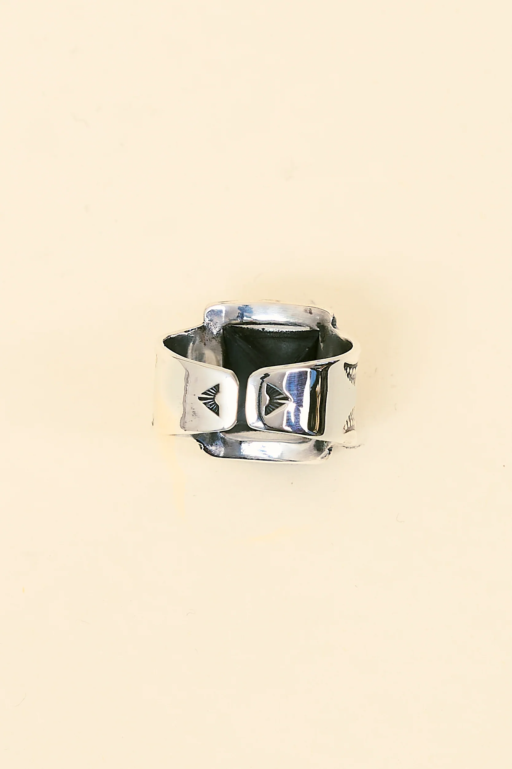 Munqa Pyramid Stud Ring