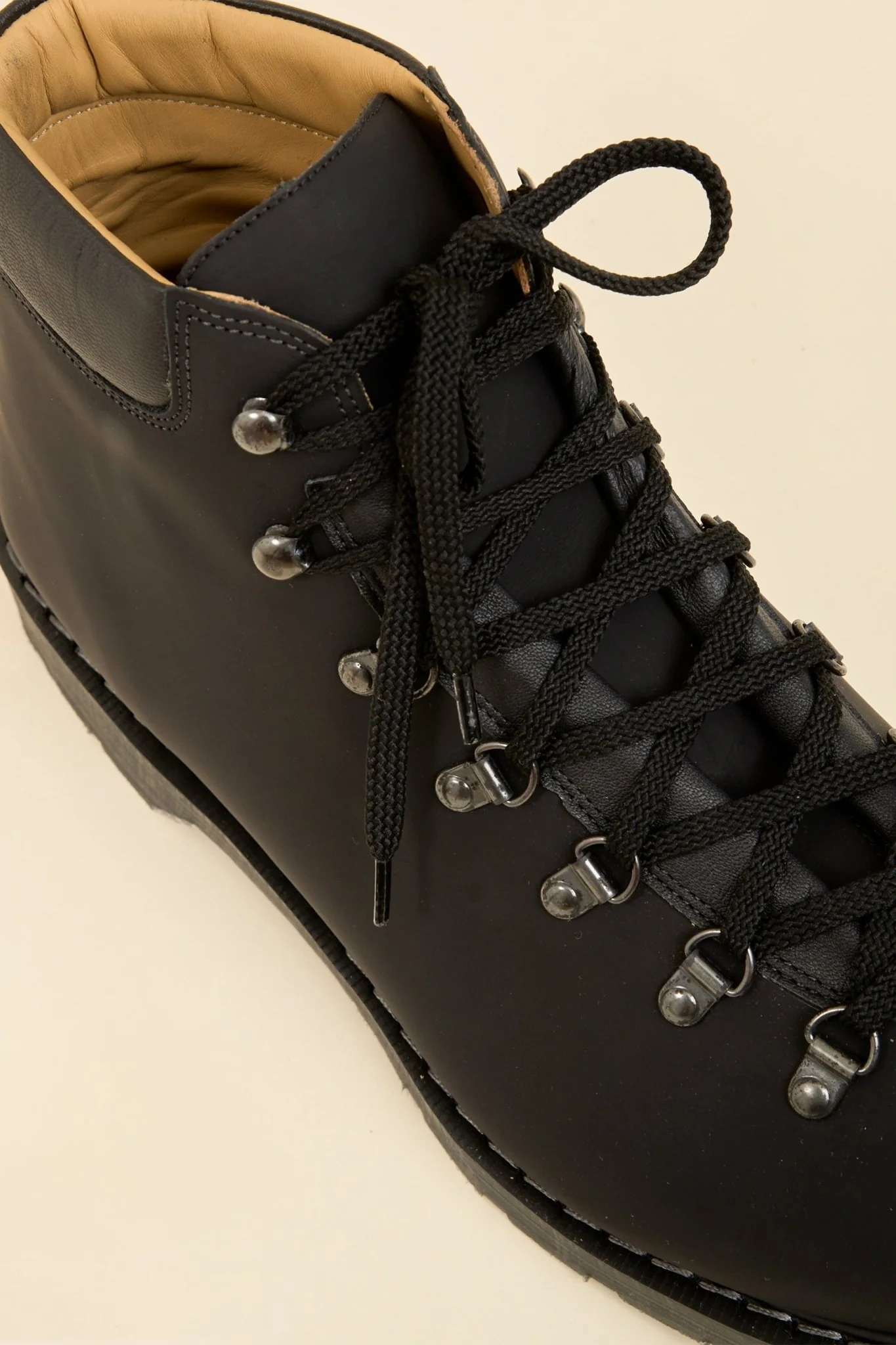 Solovair Urban Hiker - Black Greasy