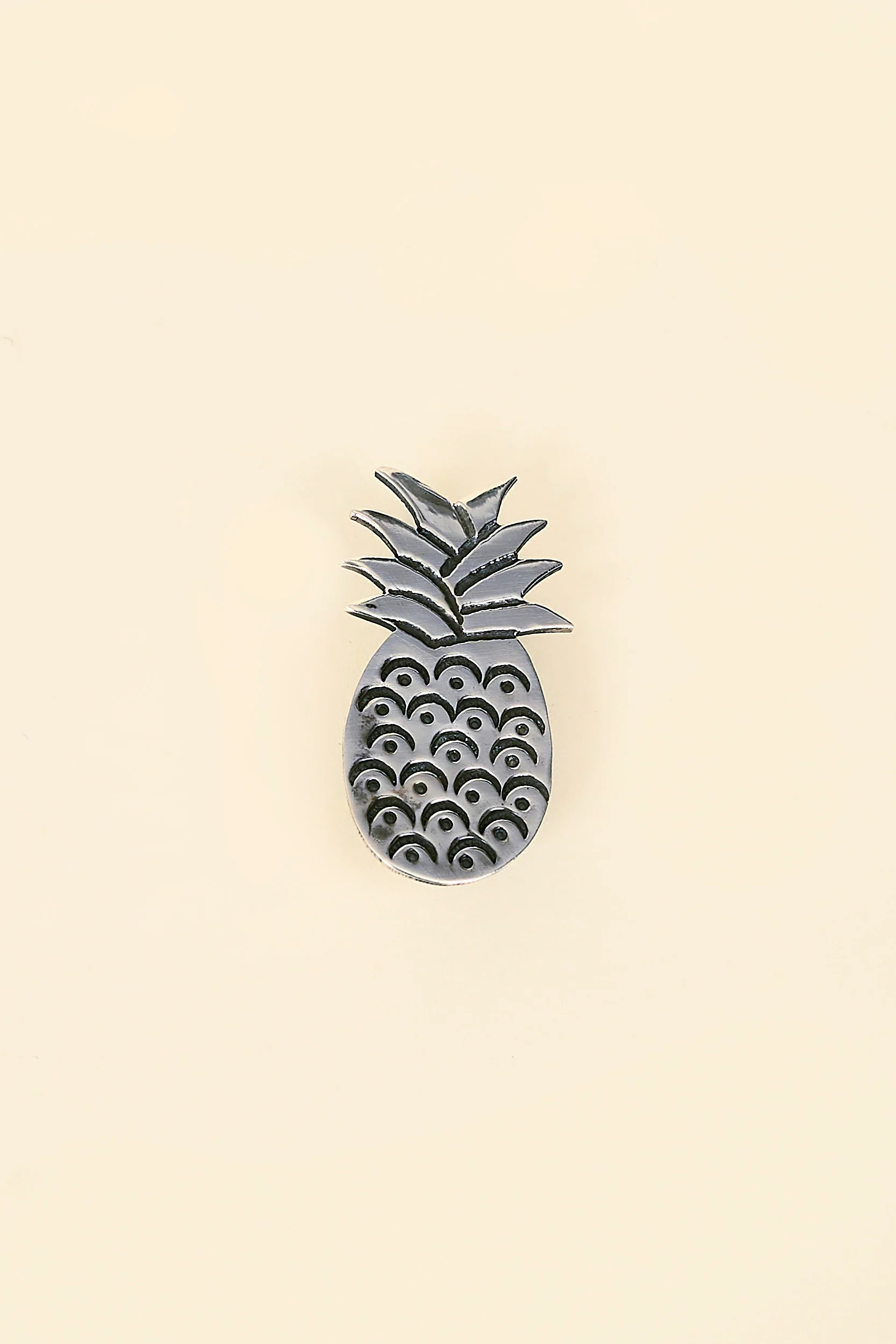 Munqa Pineapple Pin