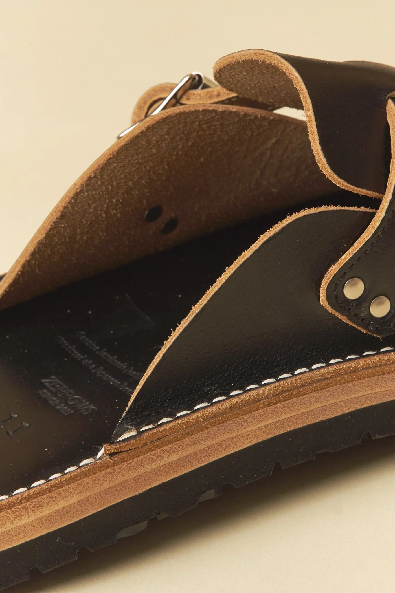 Zerrows Slit Sandal - Black