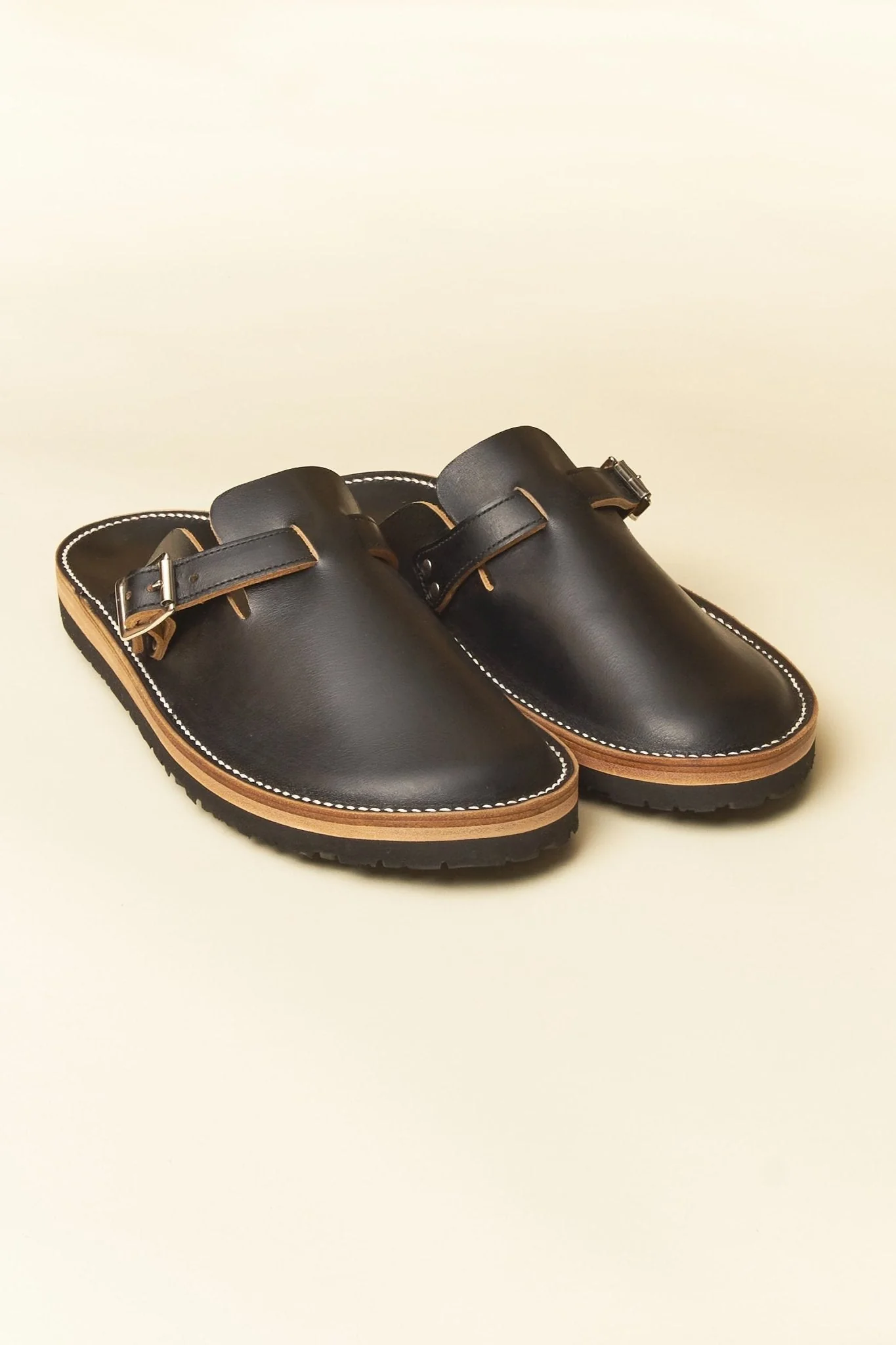 Zerrows Slit Sandal - Black