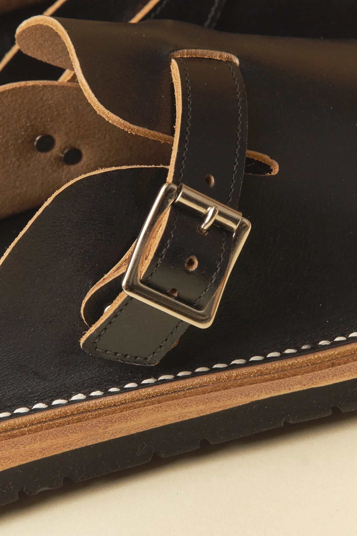 Zerrows Slit Sandal - Black