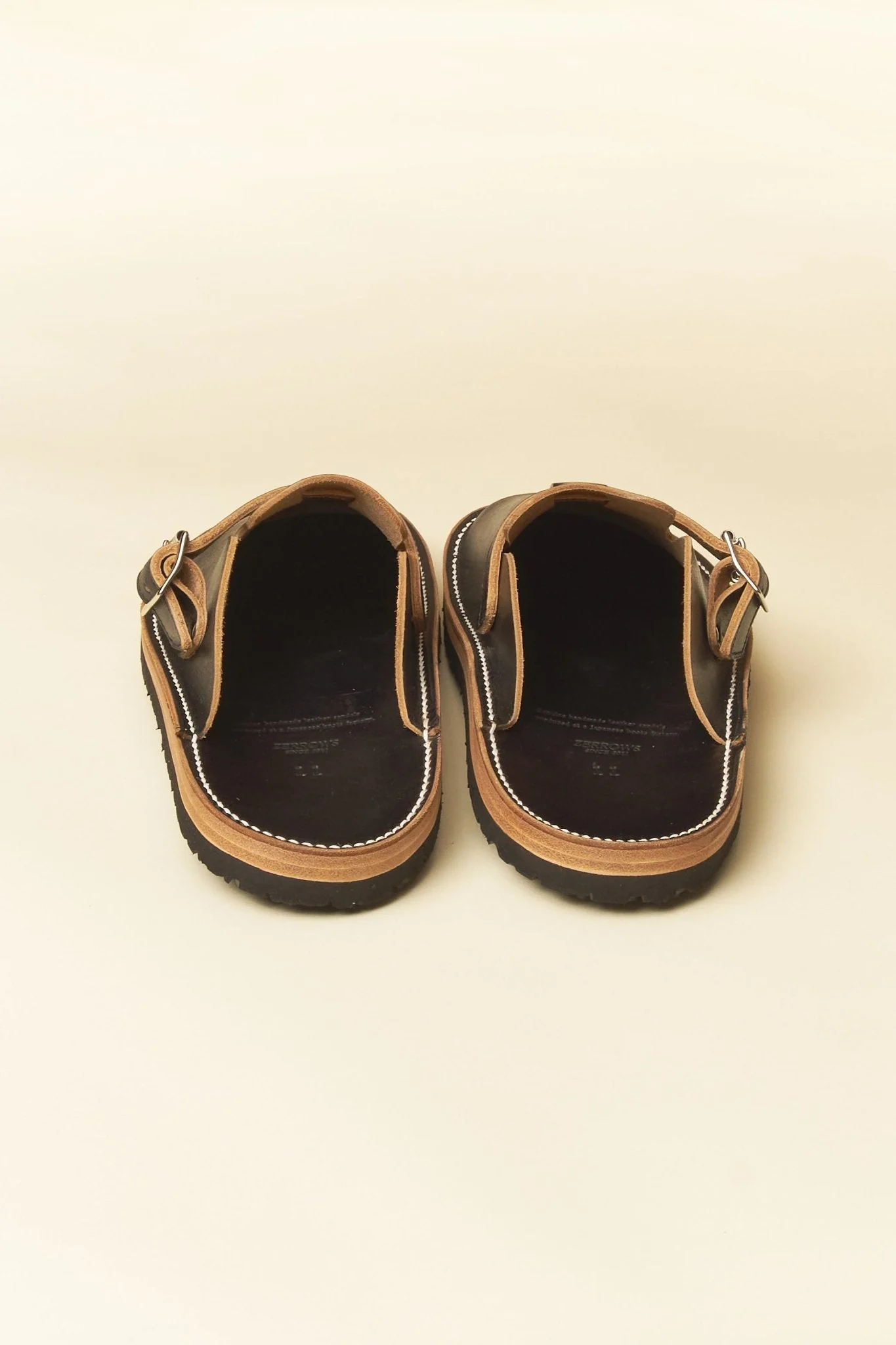 Zerrows Slit Sandal - Black