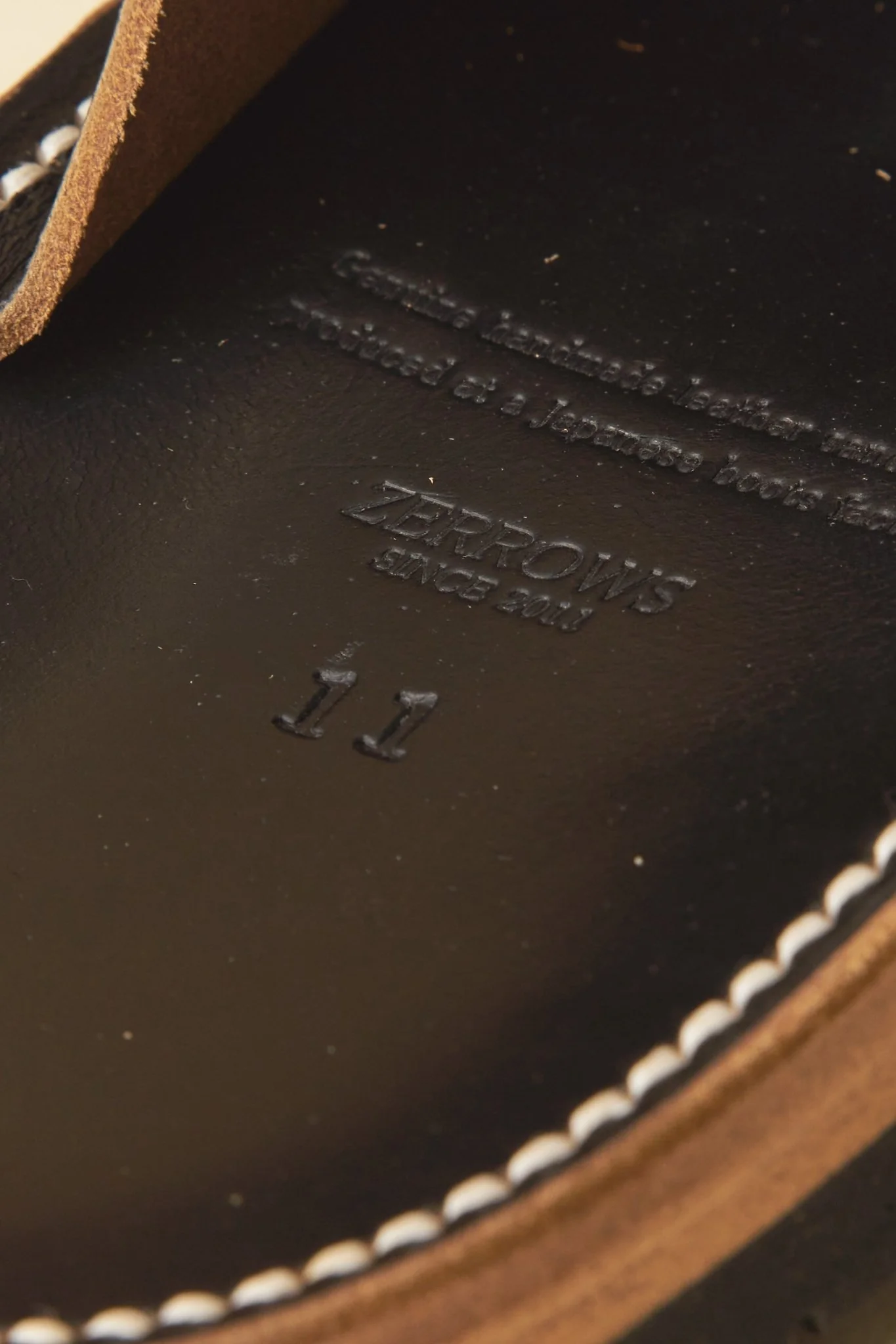 Zerrows Slit Sandal - Black