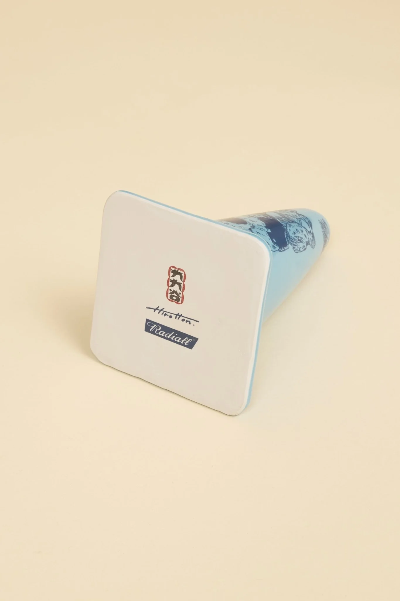 Radiall Suzume Pylon Flower Vase