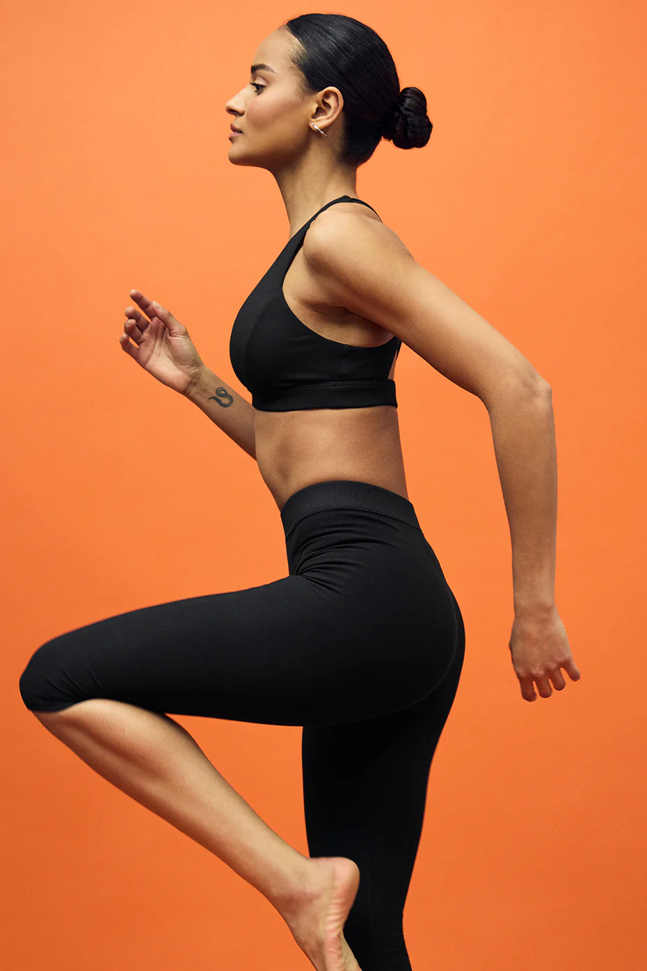 Alosoft High-Waist Iconic 90's Capri - Black