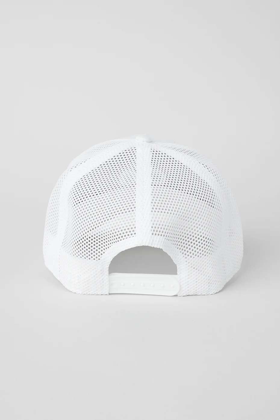 District Trucker Hat - white/white
