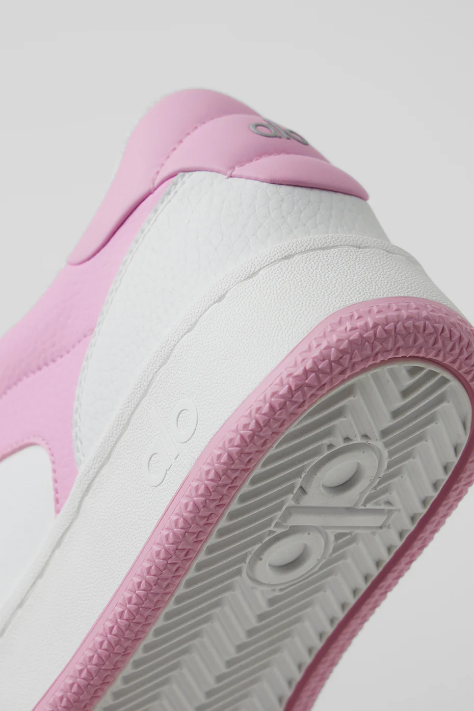 ALO Recovery Mode Sneaker - Pink/White