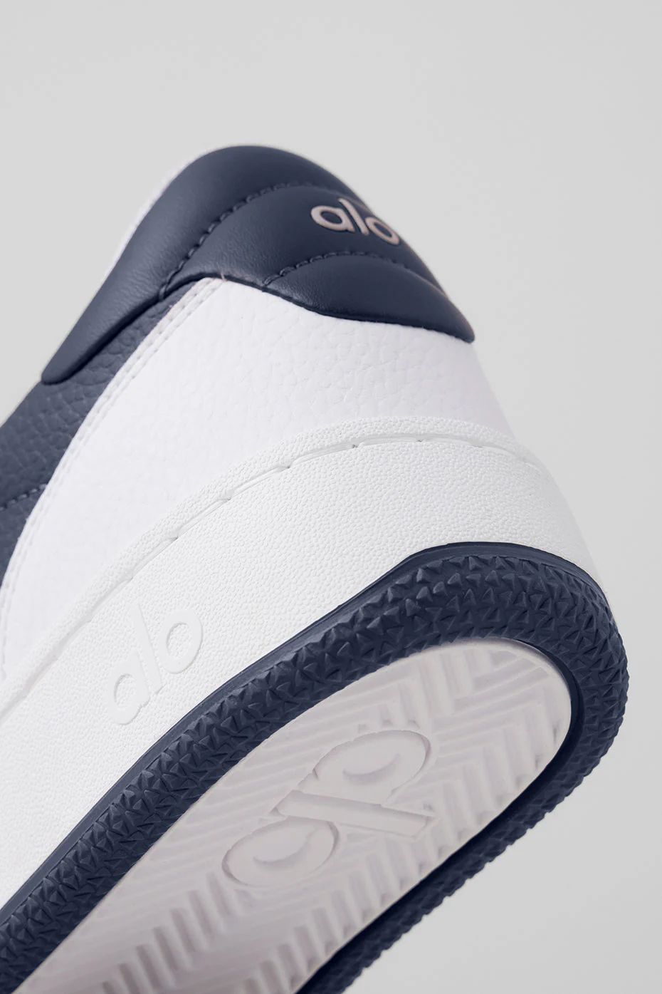 ALO Recovery Mode Sneaker - Navy/White
