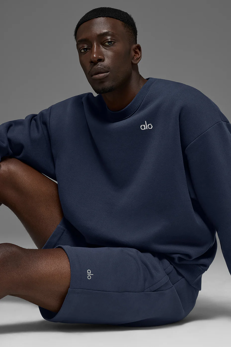 Accolade Crew Neck Pullover - Navy