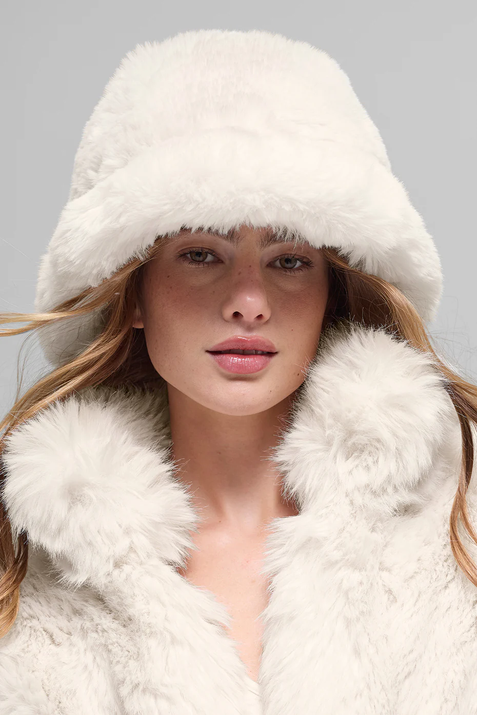 Faux Fur Starstruck Bucket Hat - Ivory