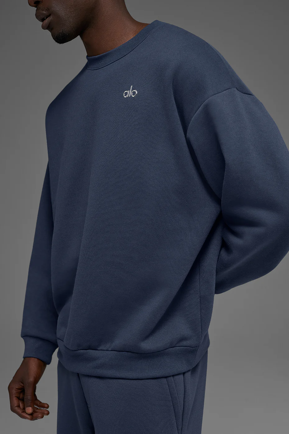 Accolade Crew Neck Pullover - Navy
