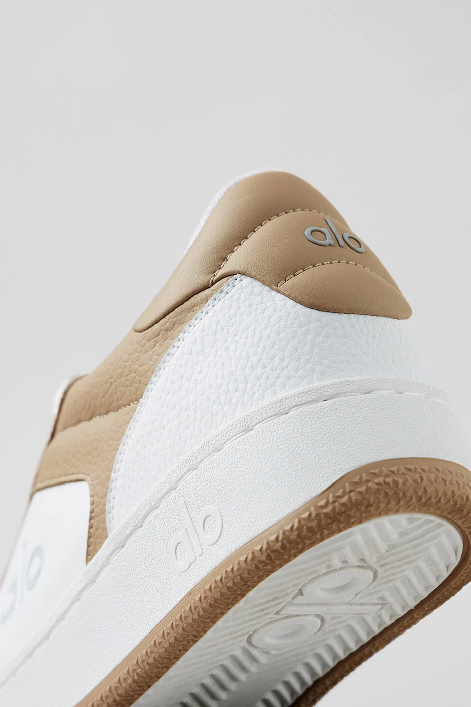 ALO Recovery Mode Sneaker - Gravel/White