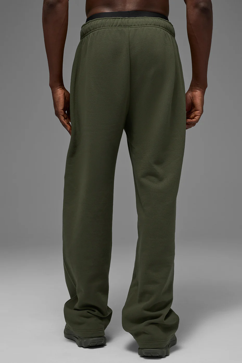 Accolade Straight Leg Sweatpant - Green Olive