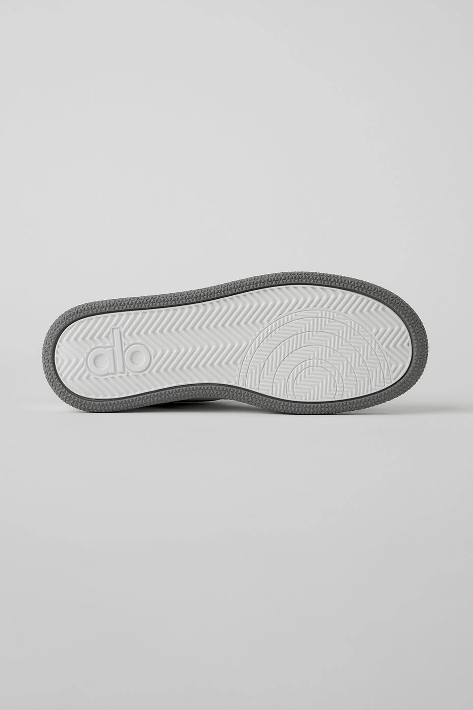 ALO Recovery Mode Sneaker - Grey/White