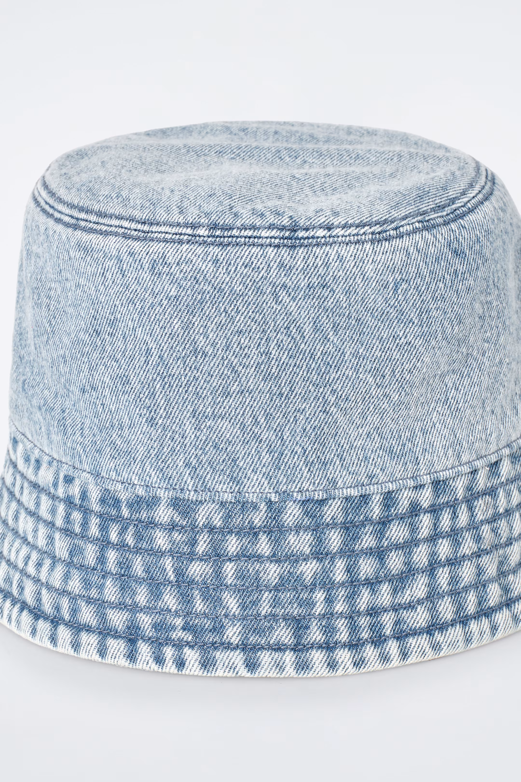 DENIM BUCKET HAT