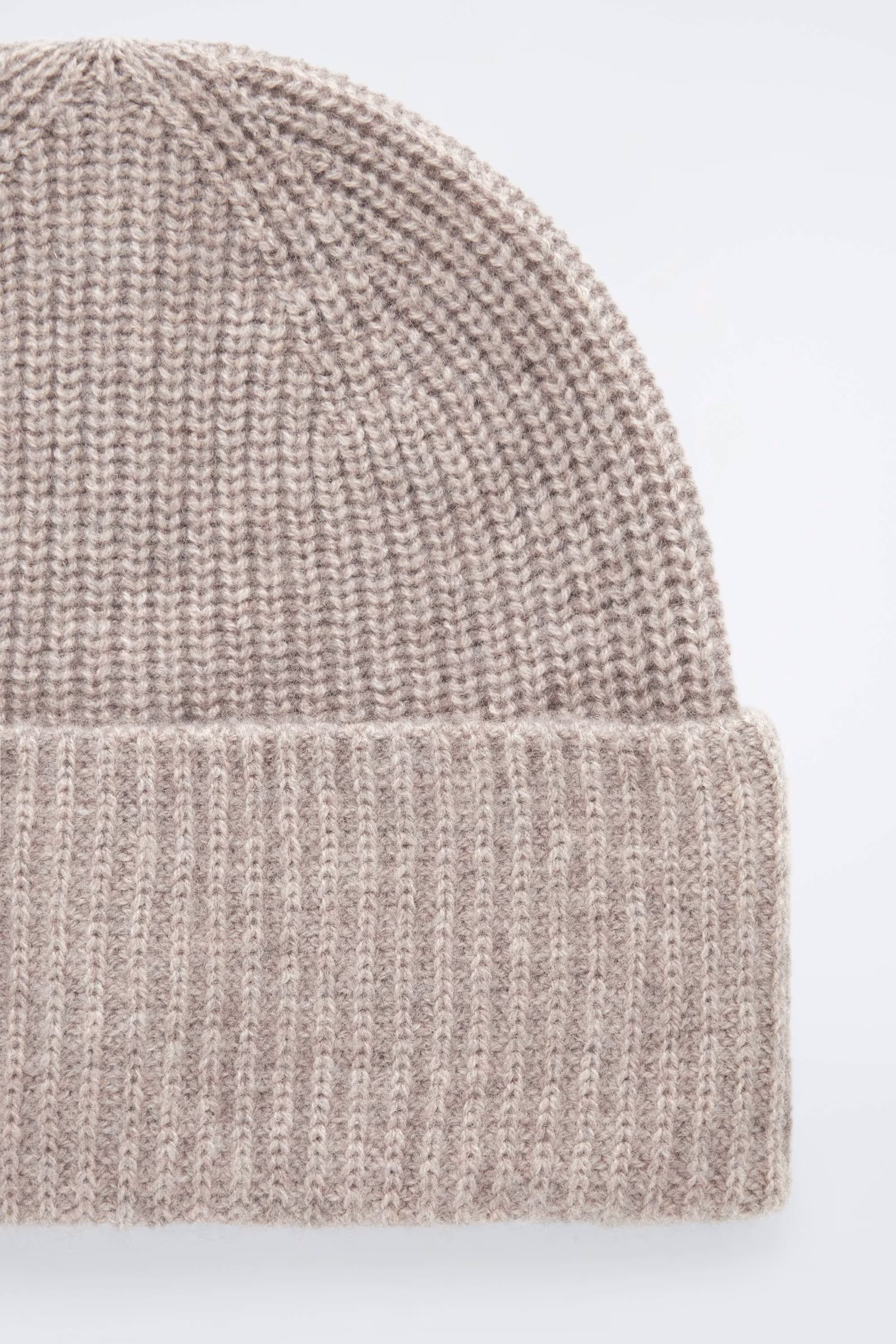 RIBBED WOOL AND CASHMERE BEANIE