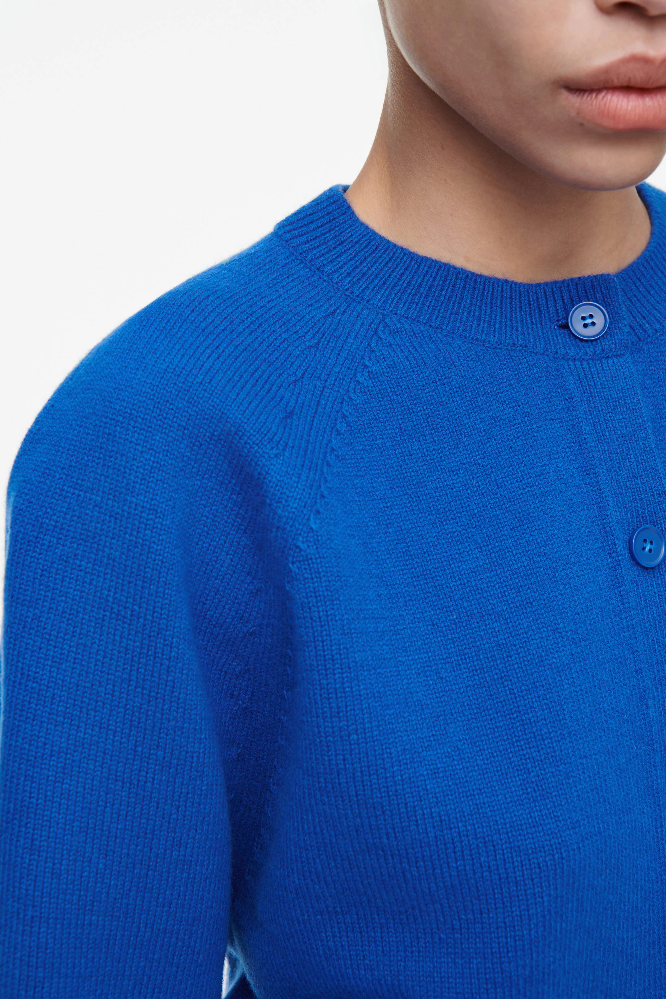 CROPPED WOOL CARDIGAN