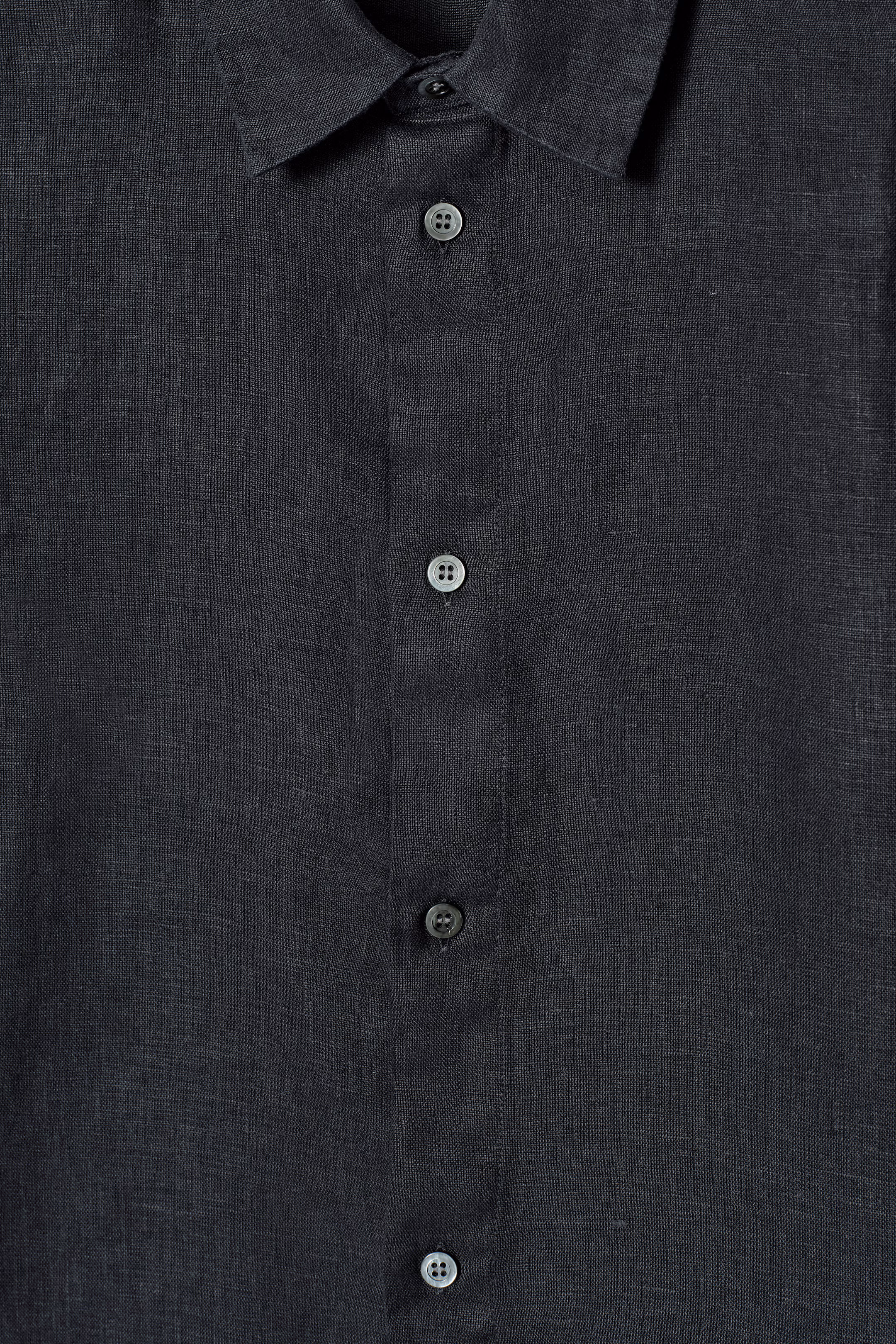 RELAXED LINEN LONG-SLEEVED SHIRT