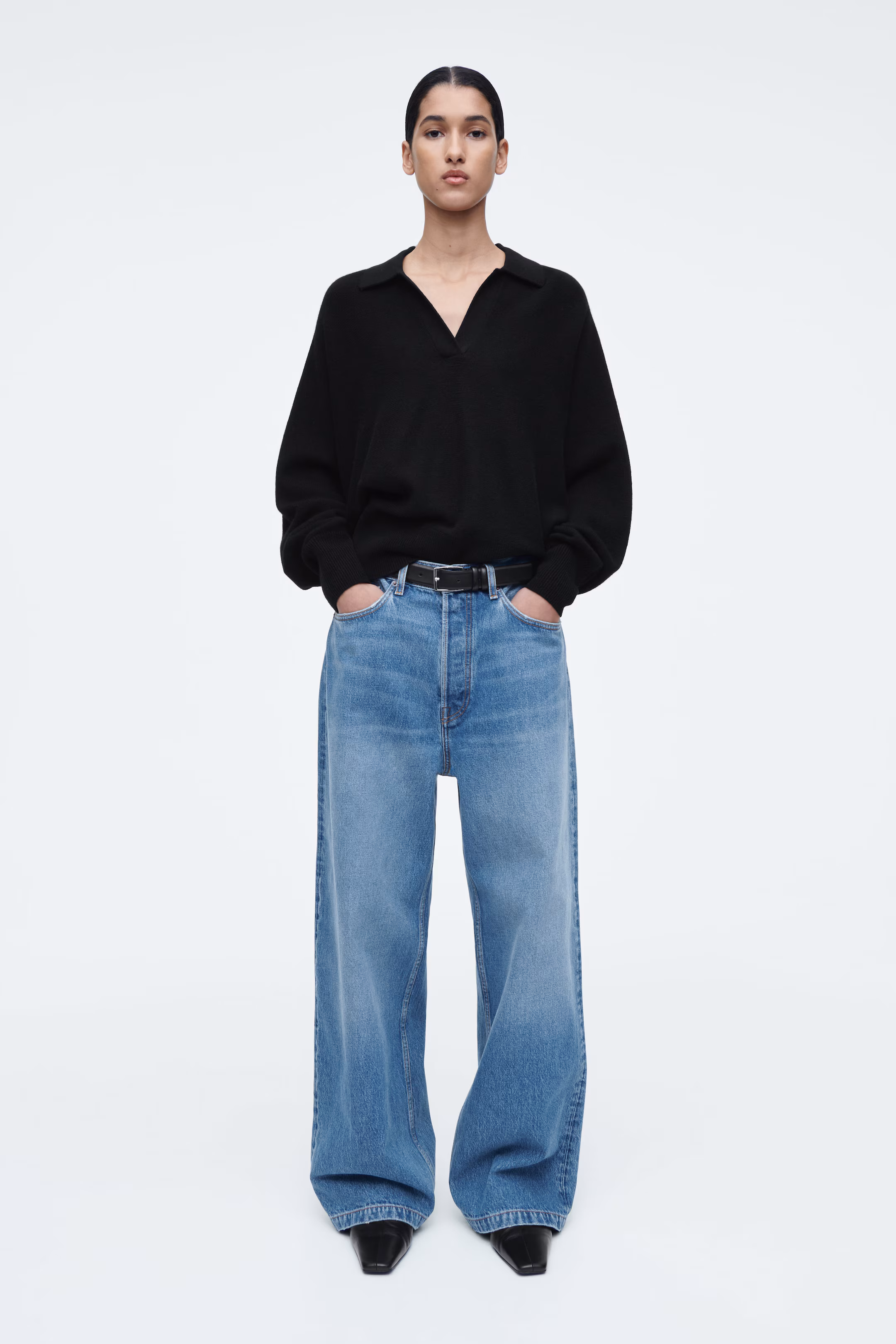 VOLUME WIDE-LEG JEANS