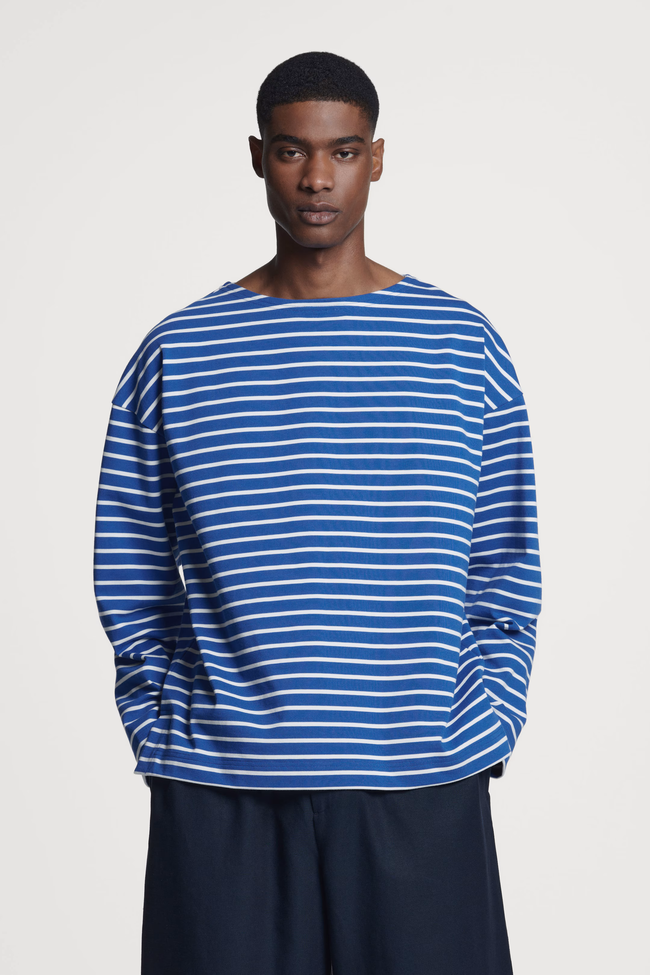 RELAXED STRIPED BOAT-NECK T-SHIRT